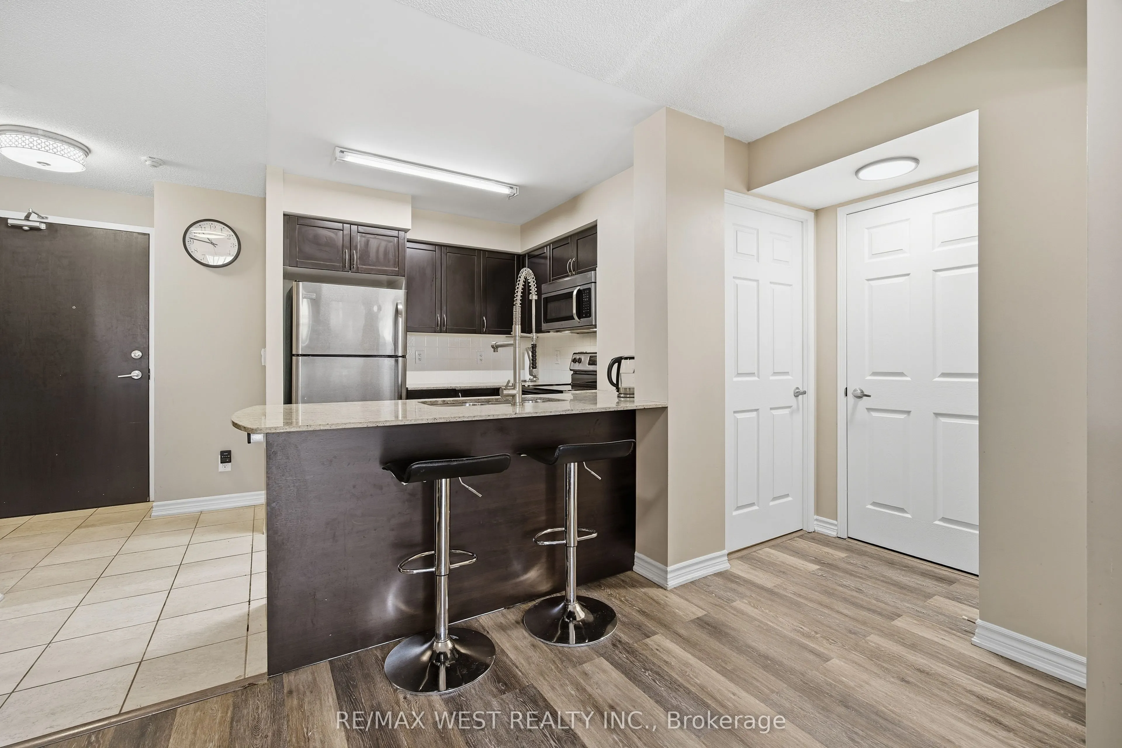 75 King William Crescent, #407