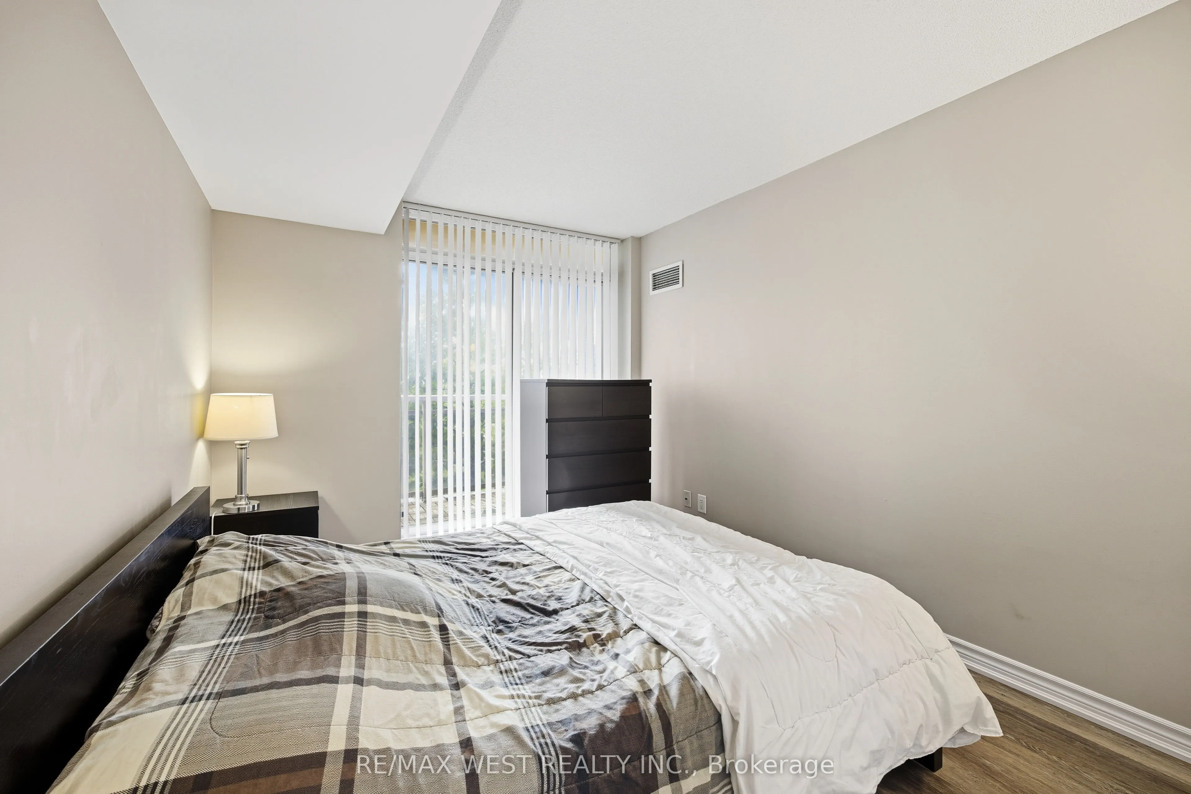 75 King William Crescent, #407