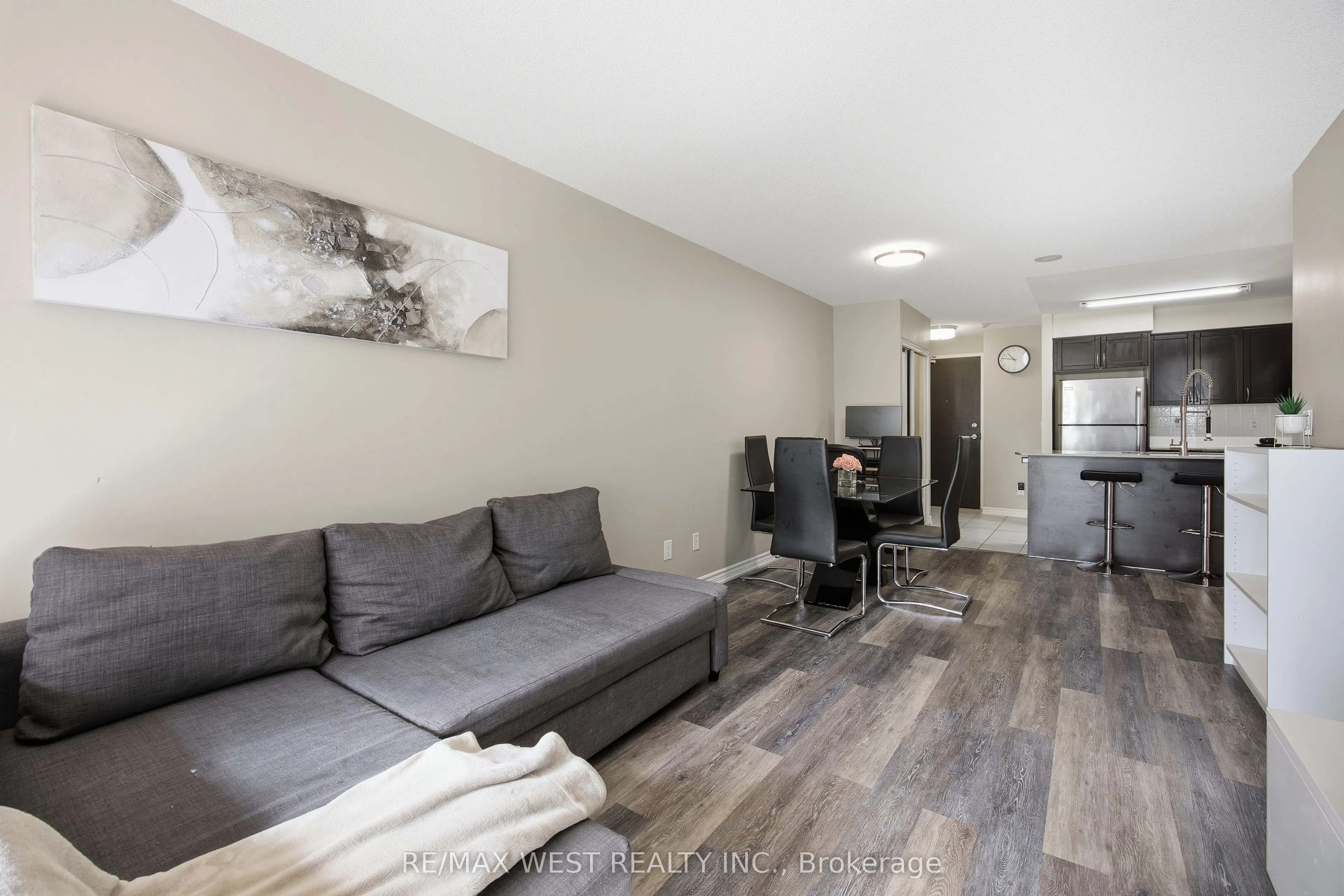 75 King William Crescent, #407