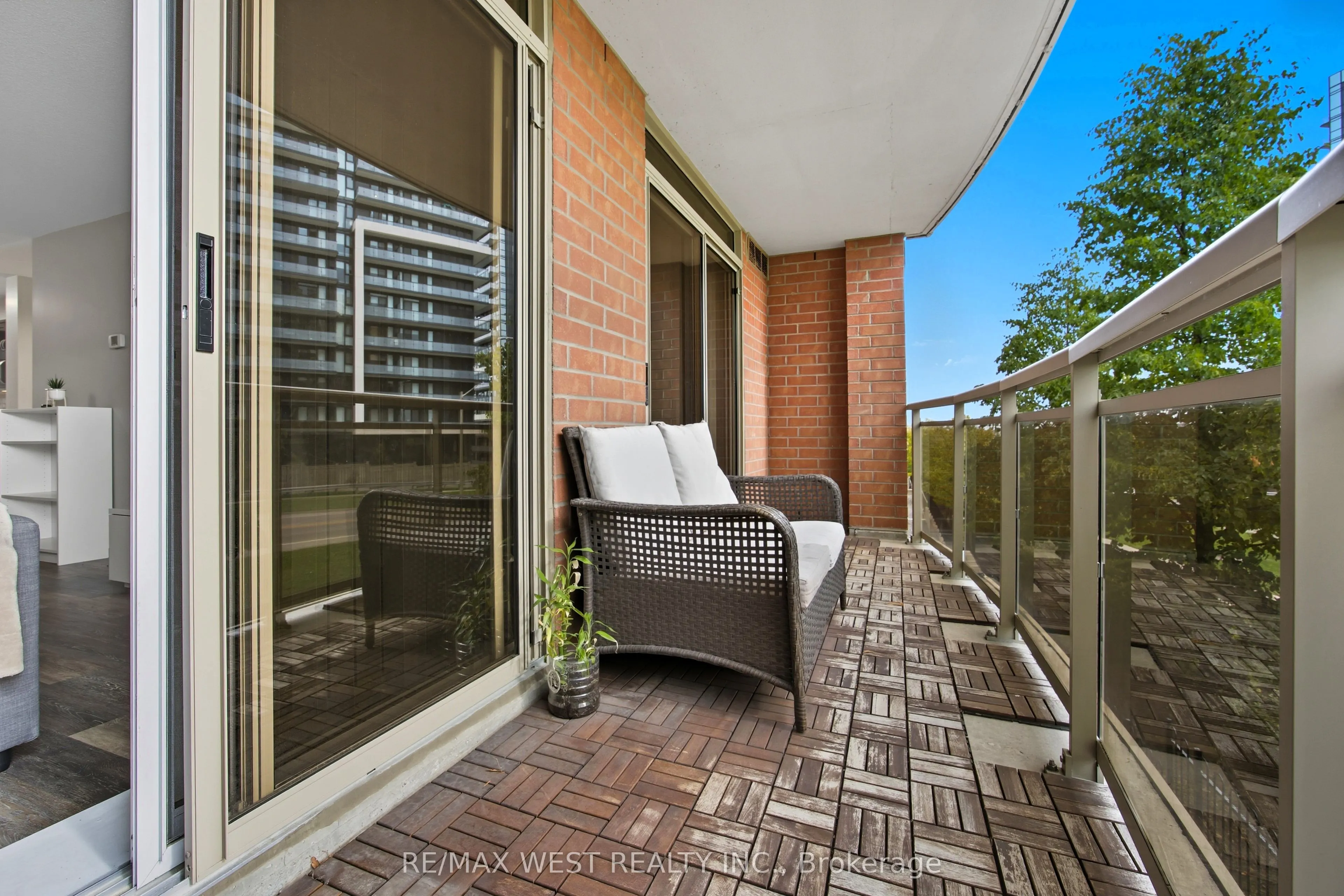 75 King William Crescent, #407