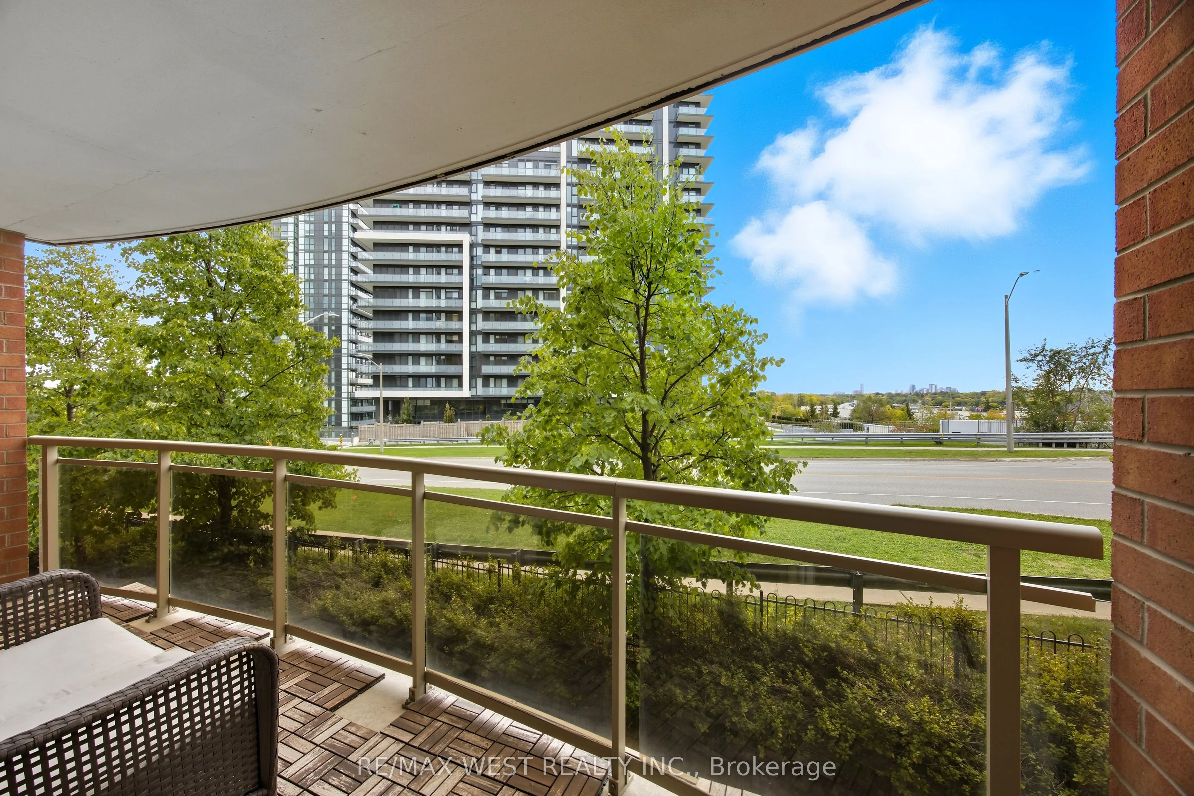 75 King William Crescent, #407