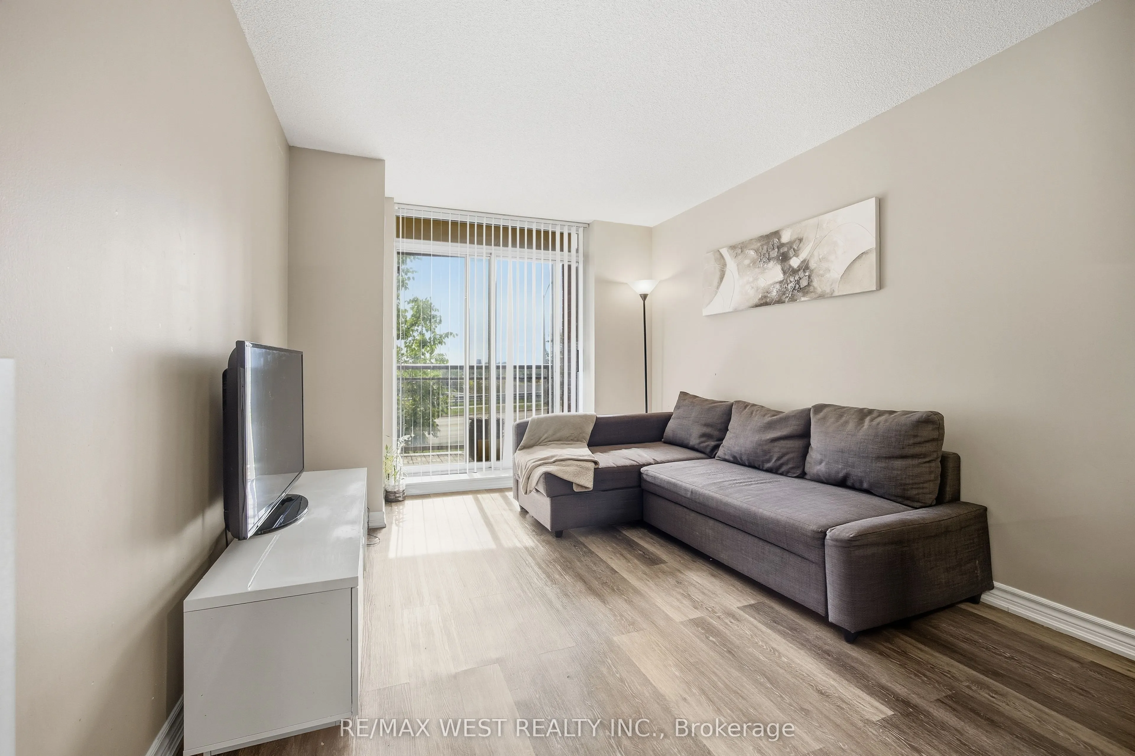 75 King William Crescent, #407