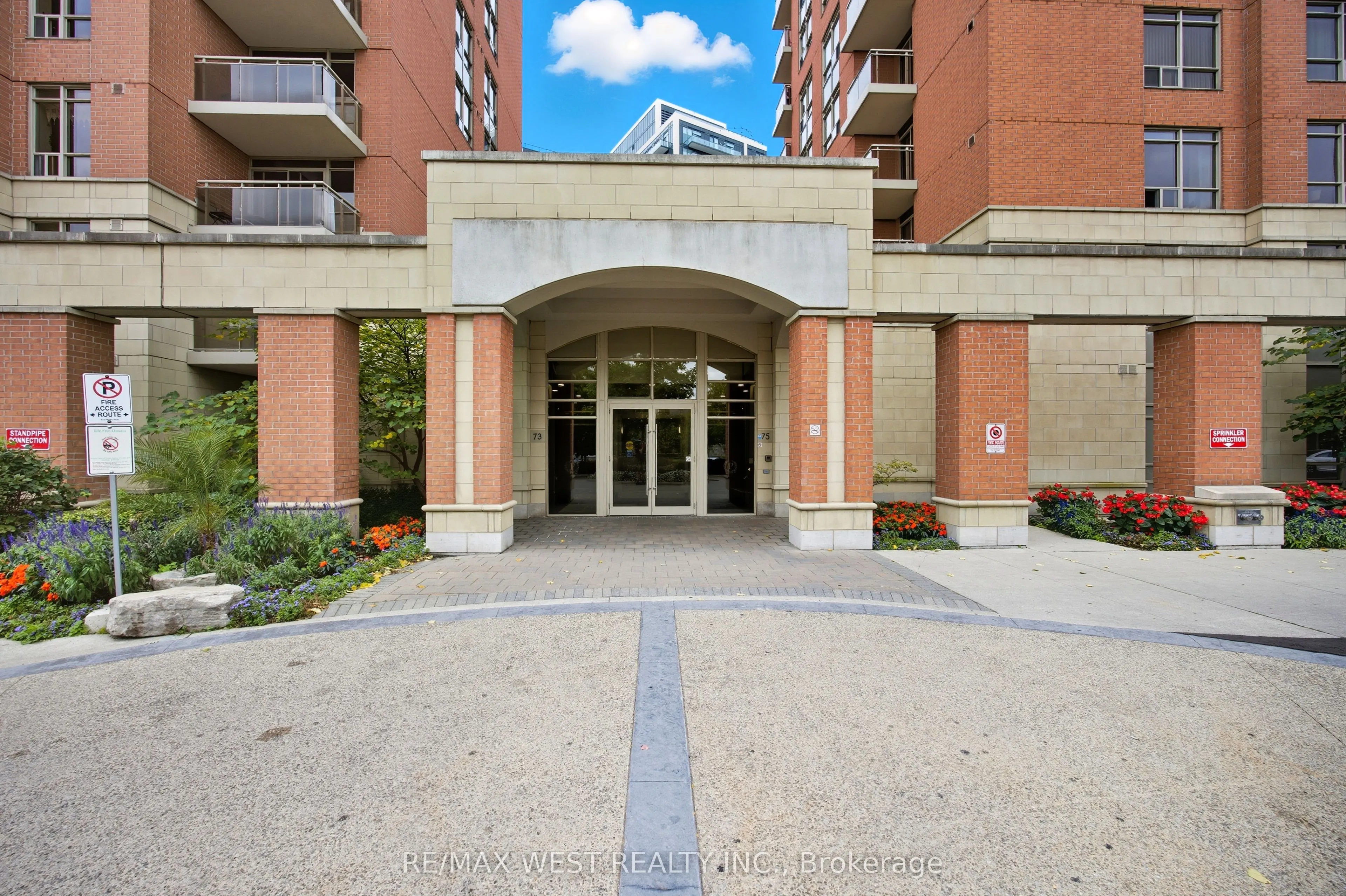 75 King William Crescent, #407