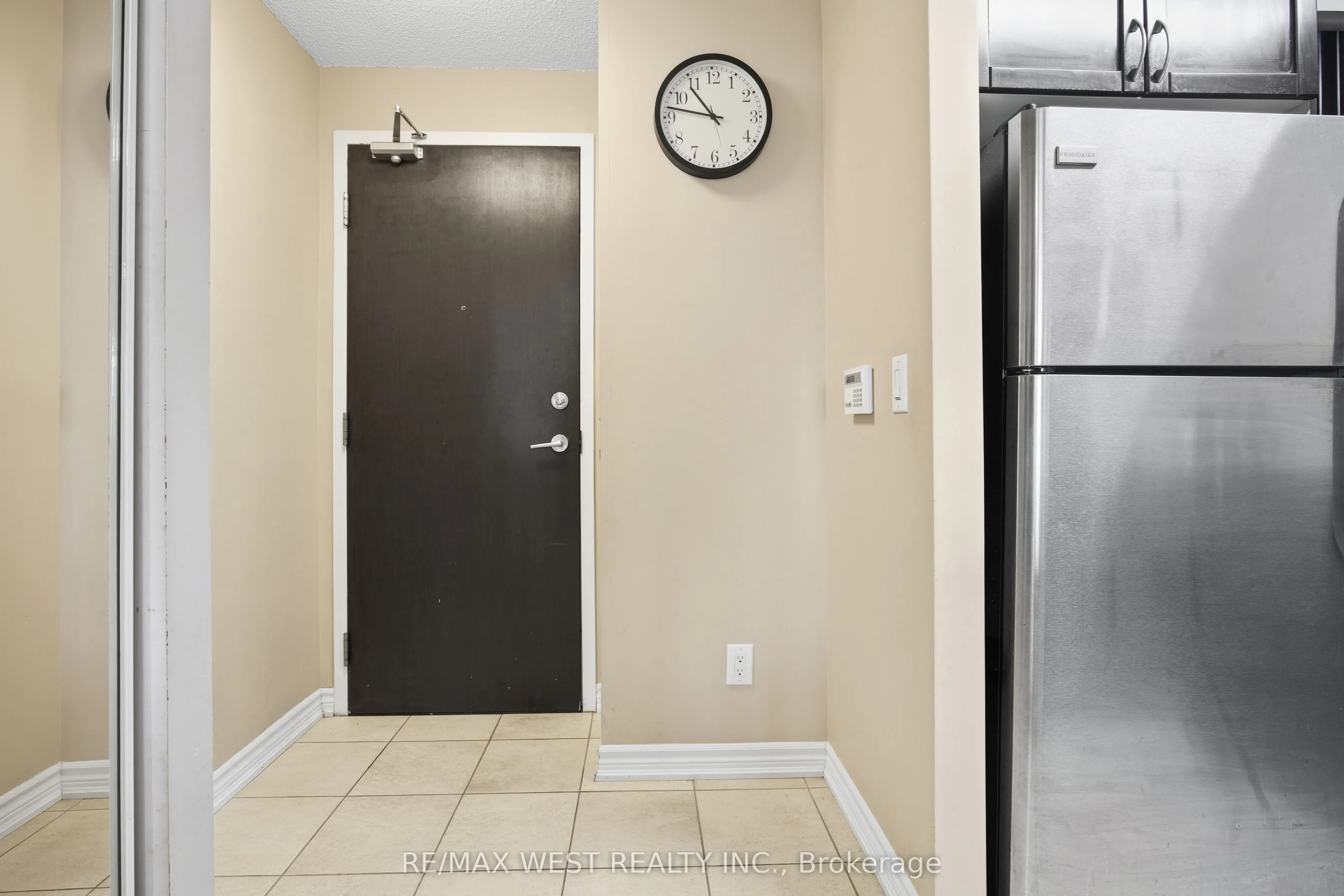 75 King William Crescent, #407