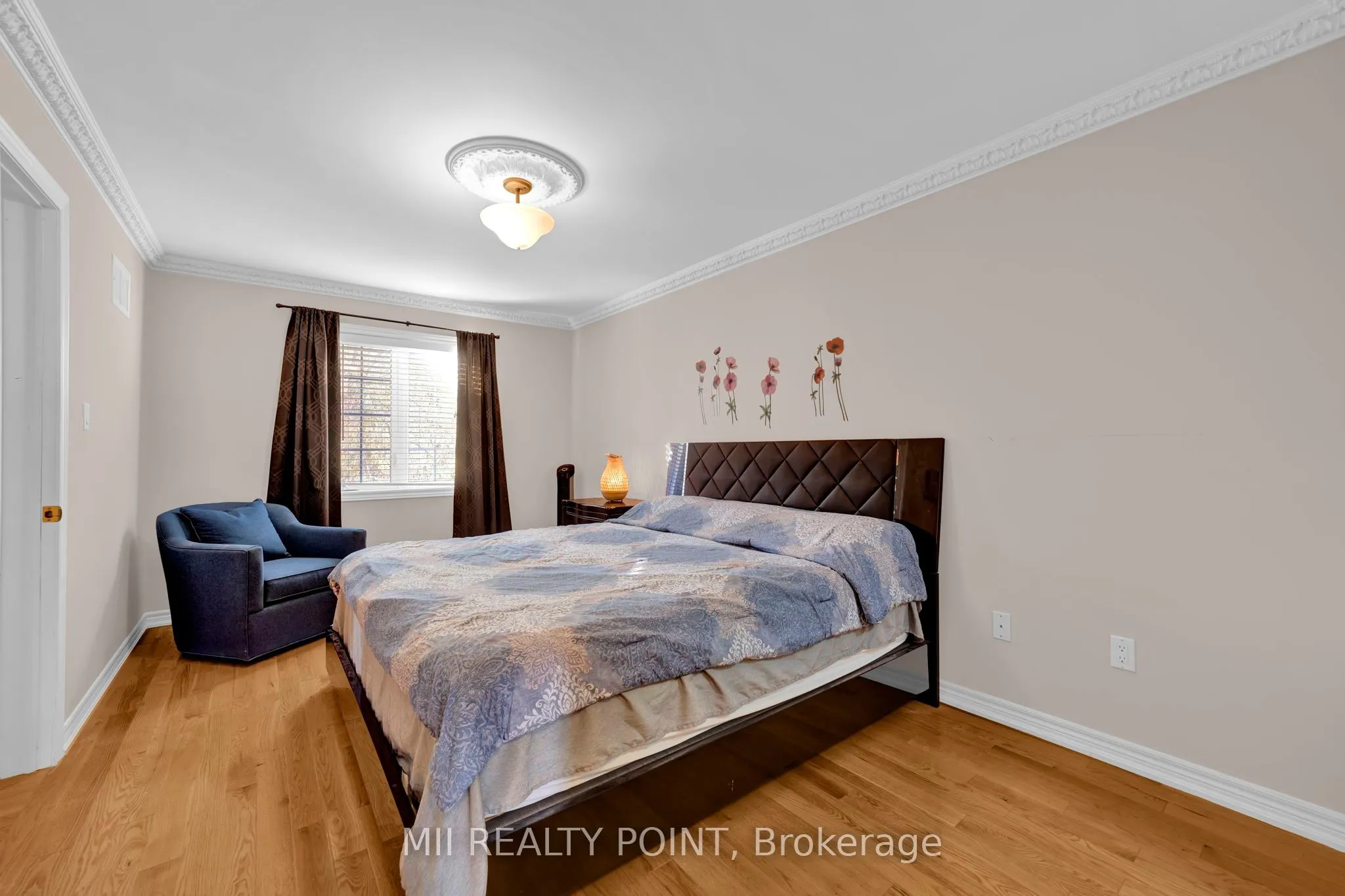 35 Kentwood Crescent