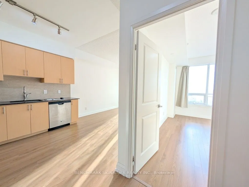 7171 Yonge Street, #616