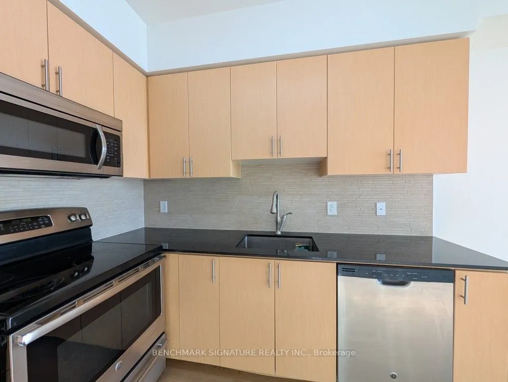7171 Yonge Street, #616