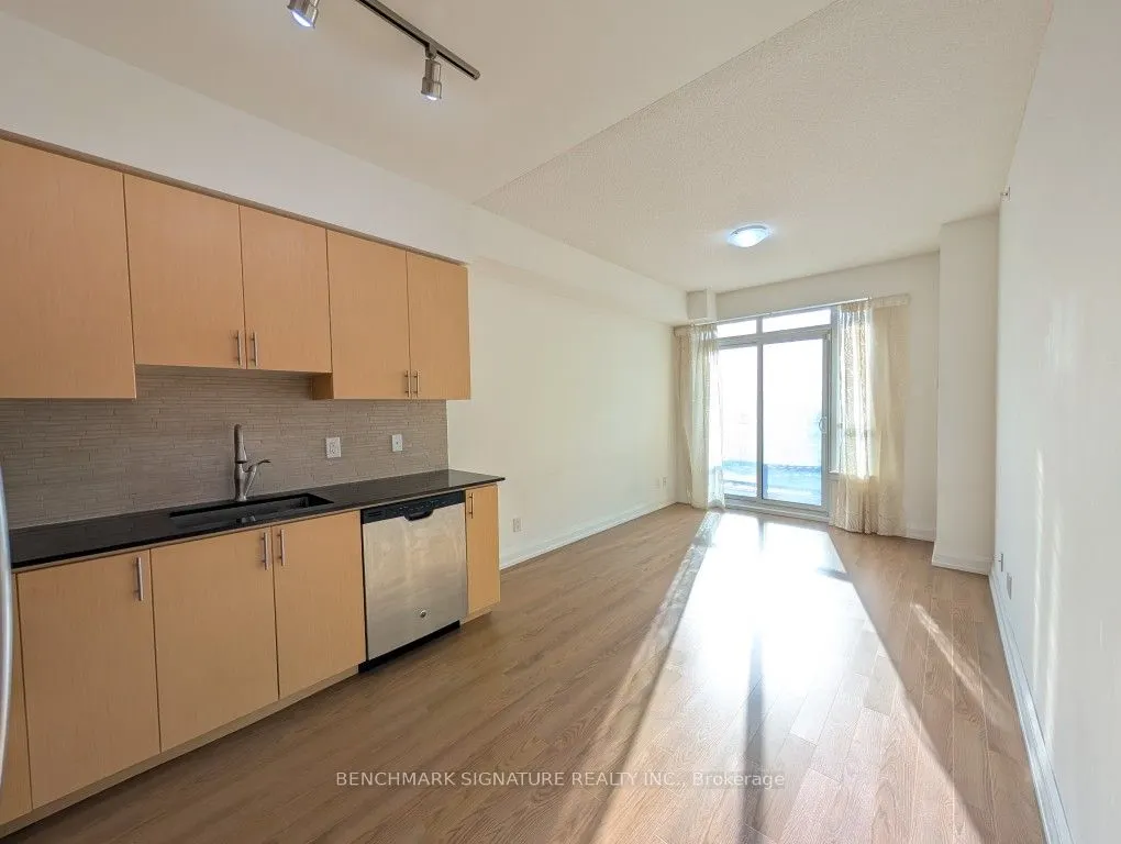 7171 Yonge Street, #616