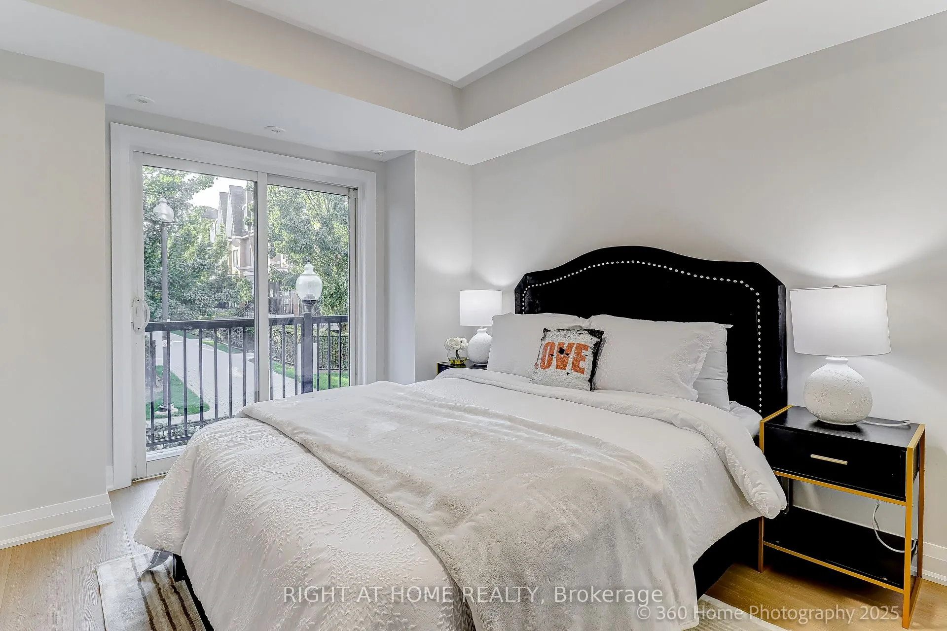 318 John Street, #256
