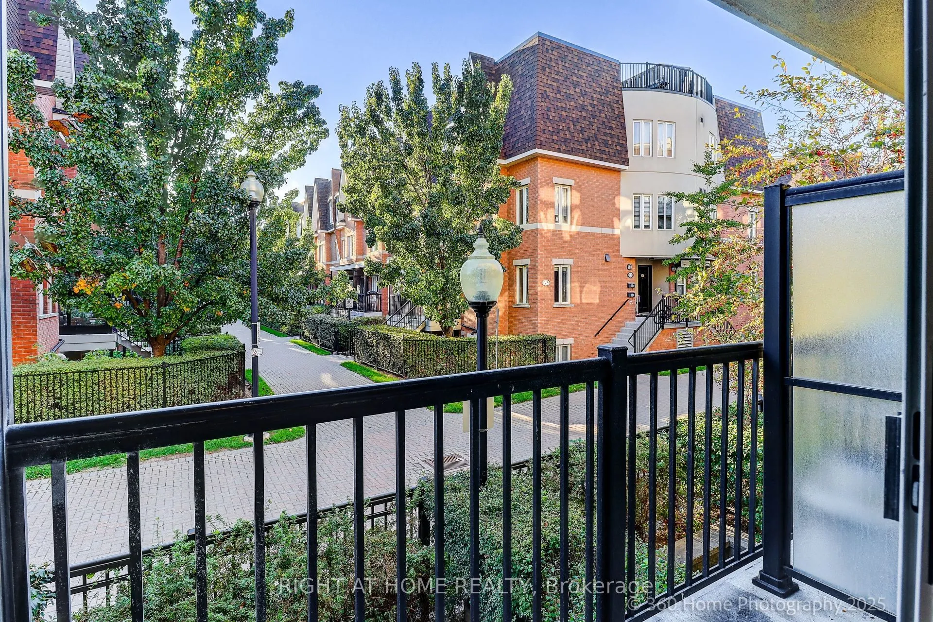 318 John Street, #256