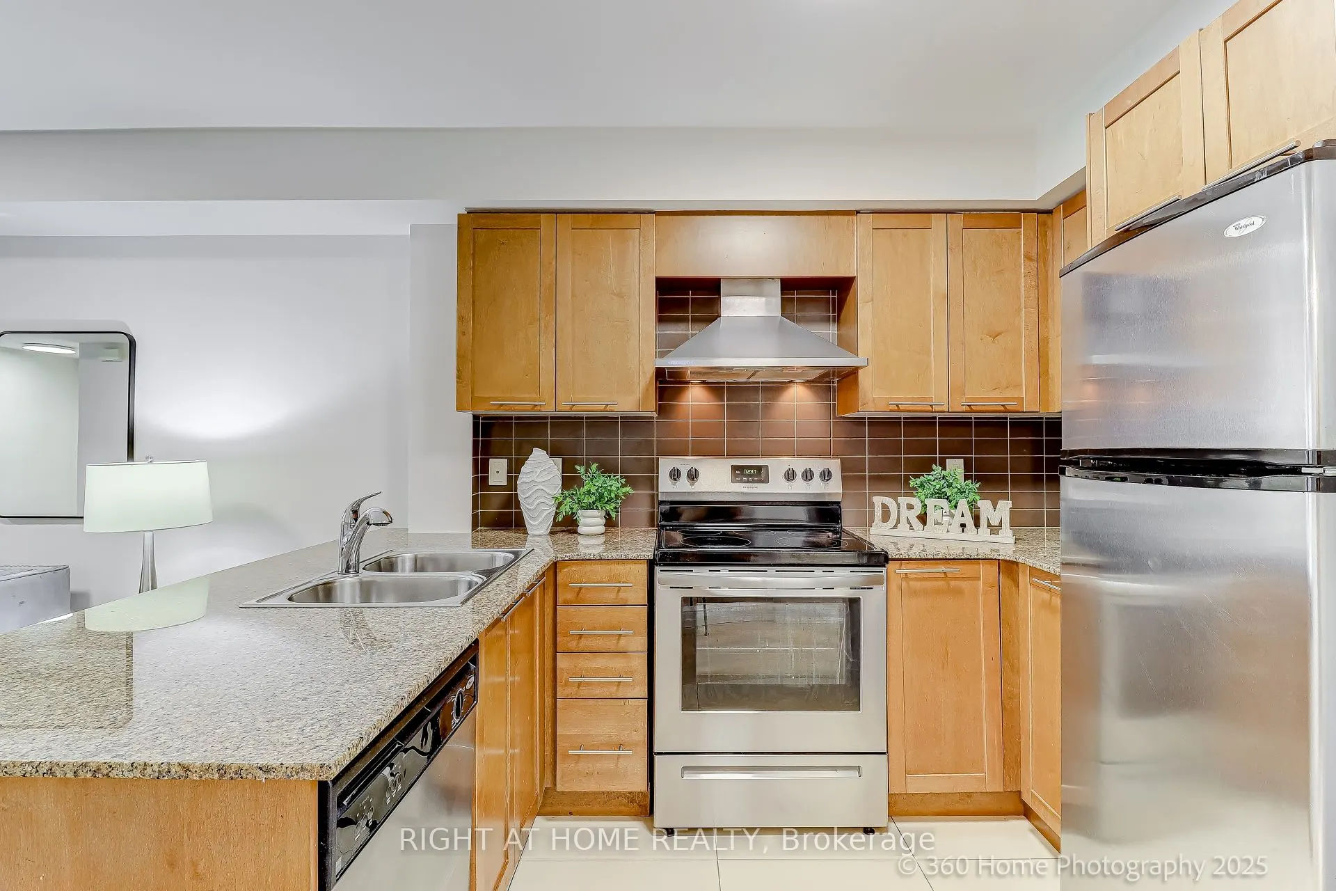 318 John Street, #256