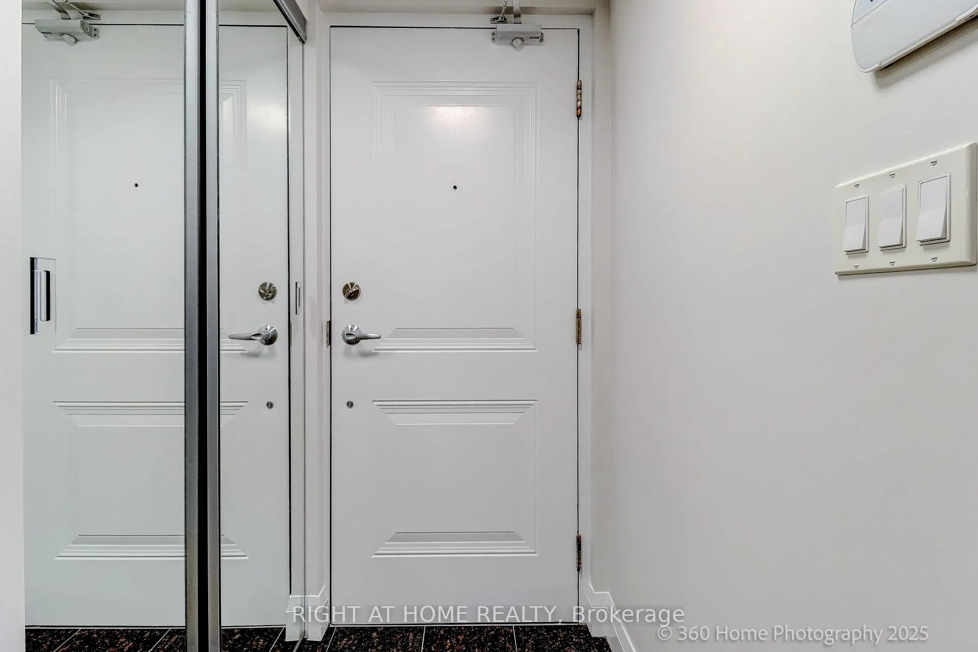 318 John Street, #256