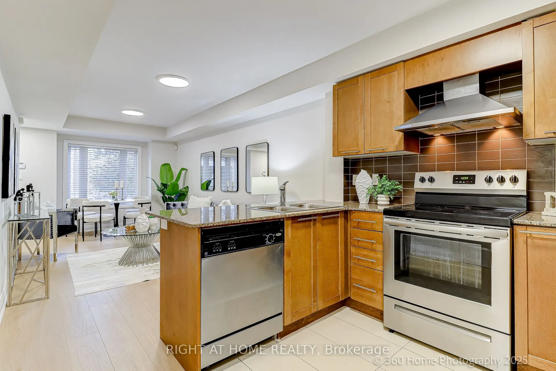 318 John Street, #256