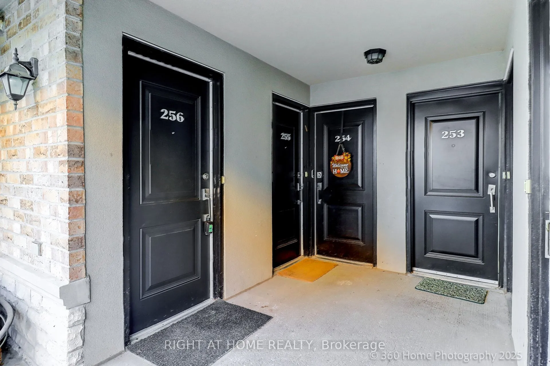 318 John Street, #256