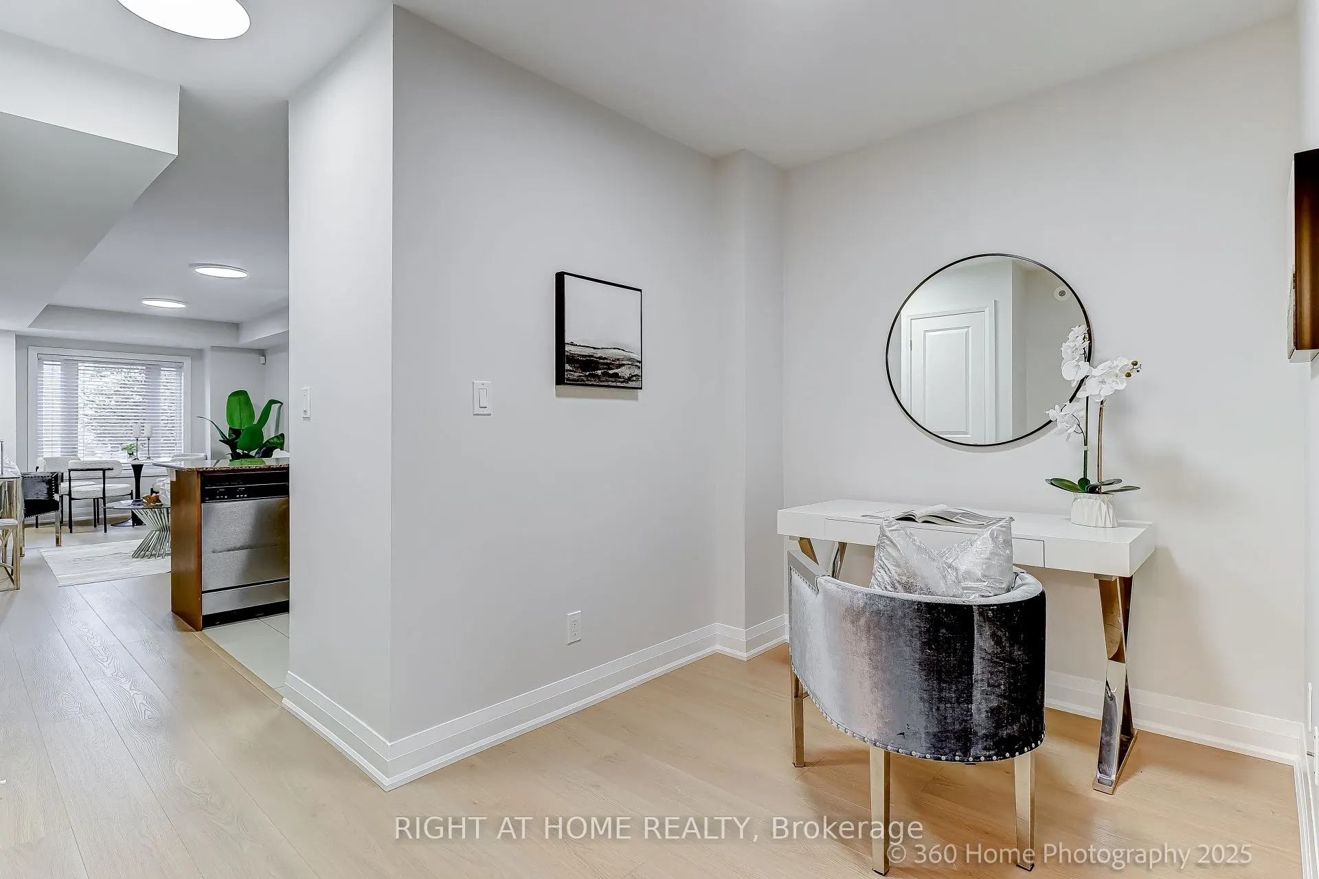 318 John Street, #256
