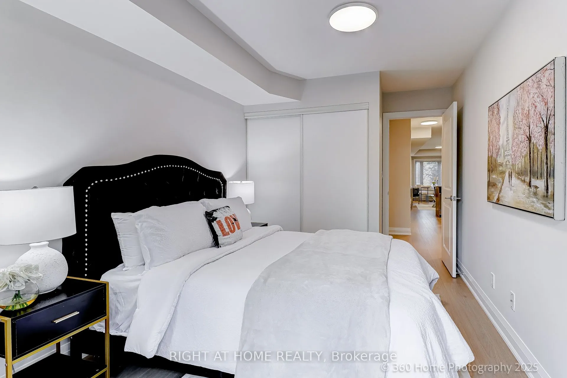318 John Street, #256