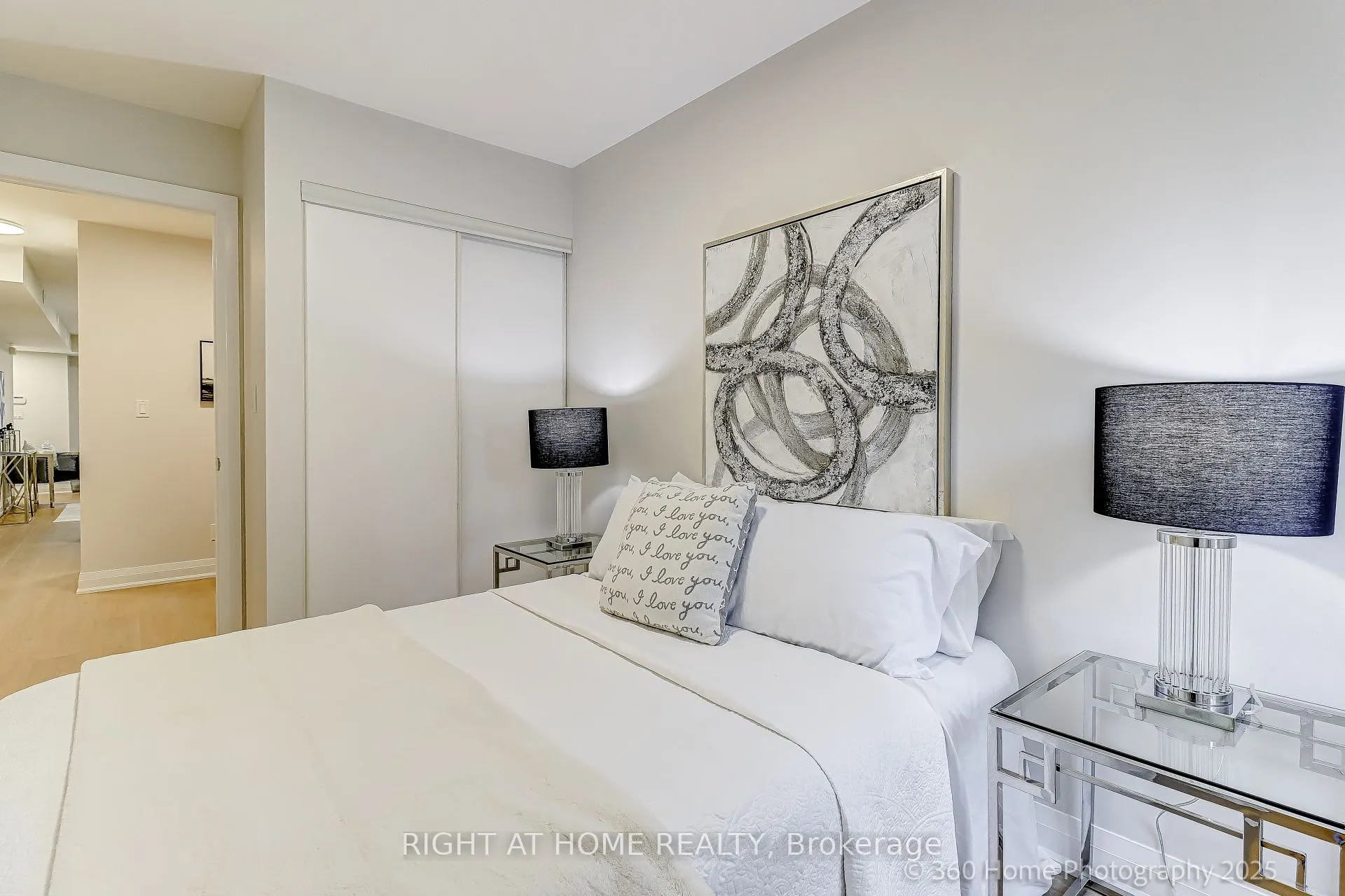 318 John Street, #256