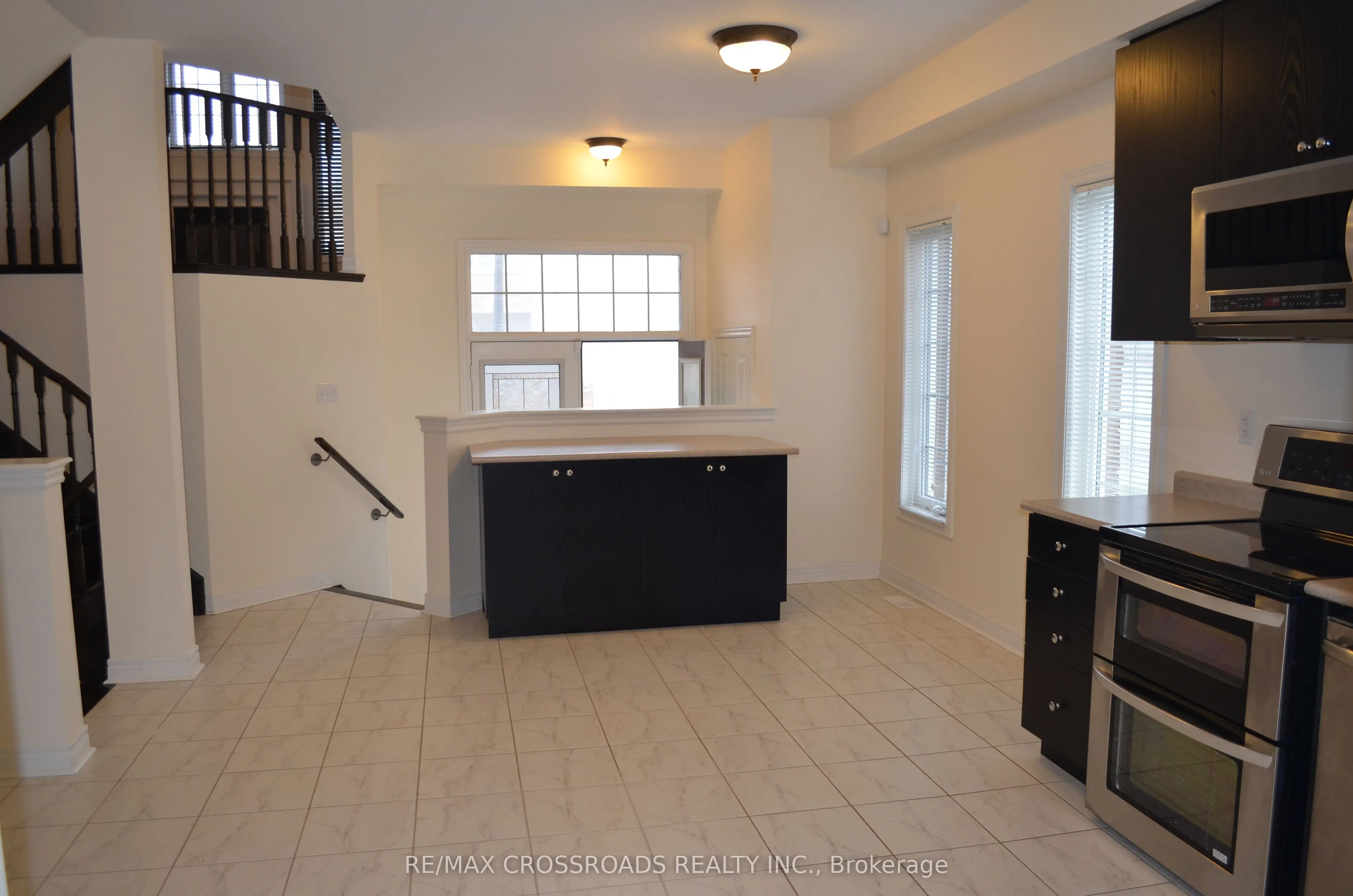 76 Rustle Woods Avenue