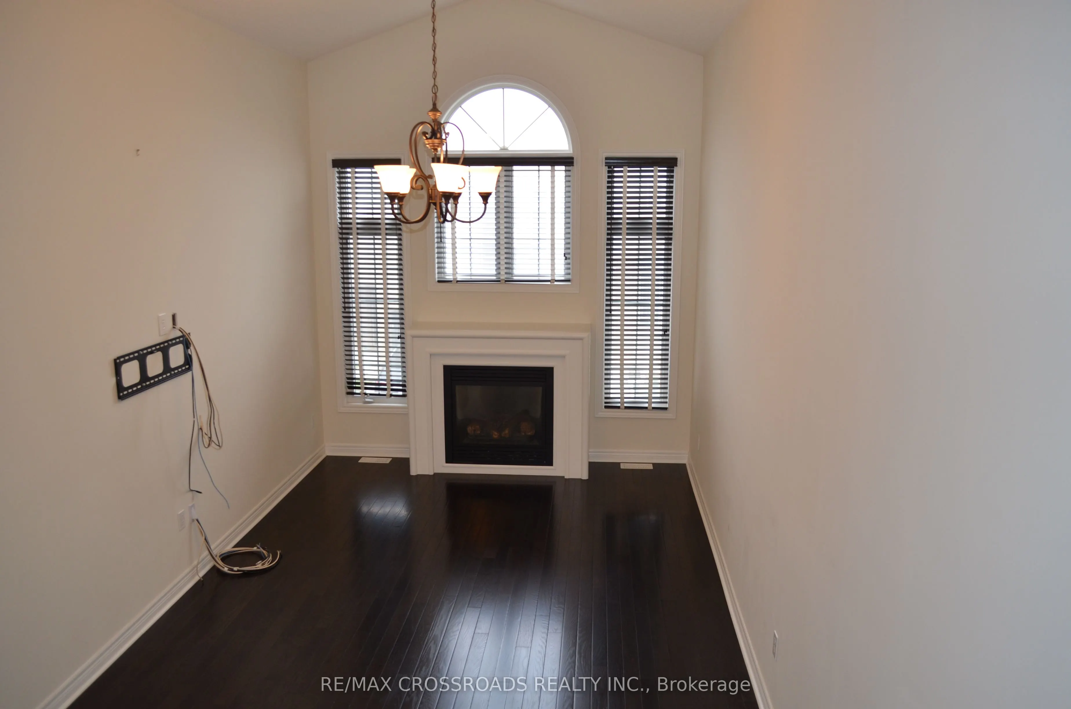 76 Rustle Woods Avenue