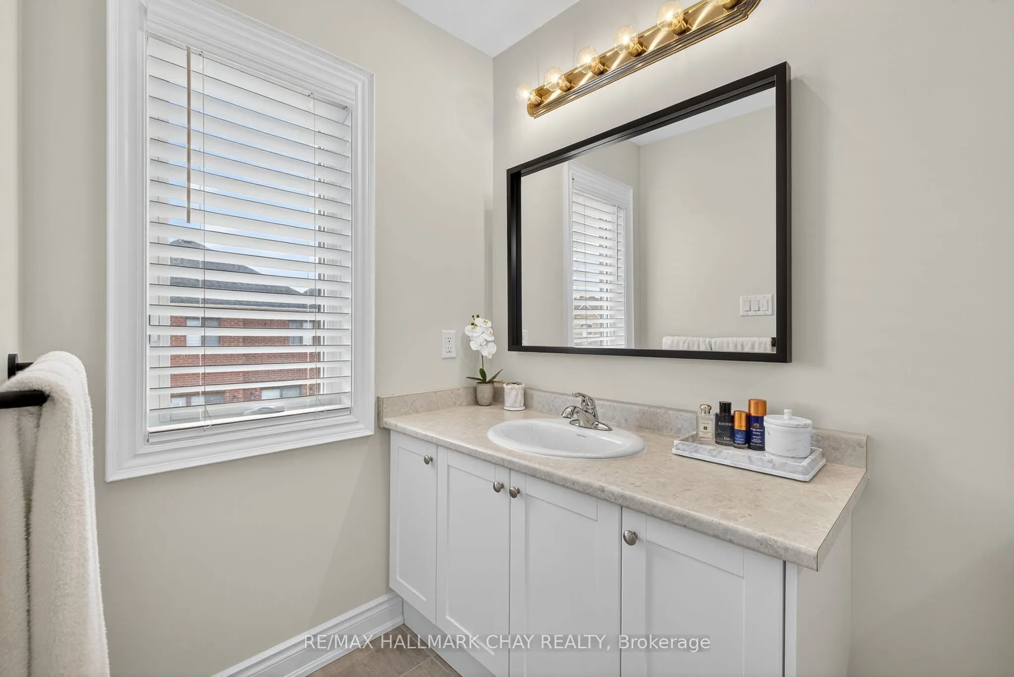 45 Lorne Thomas Place
