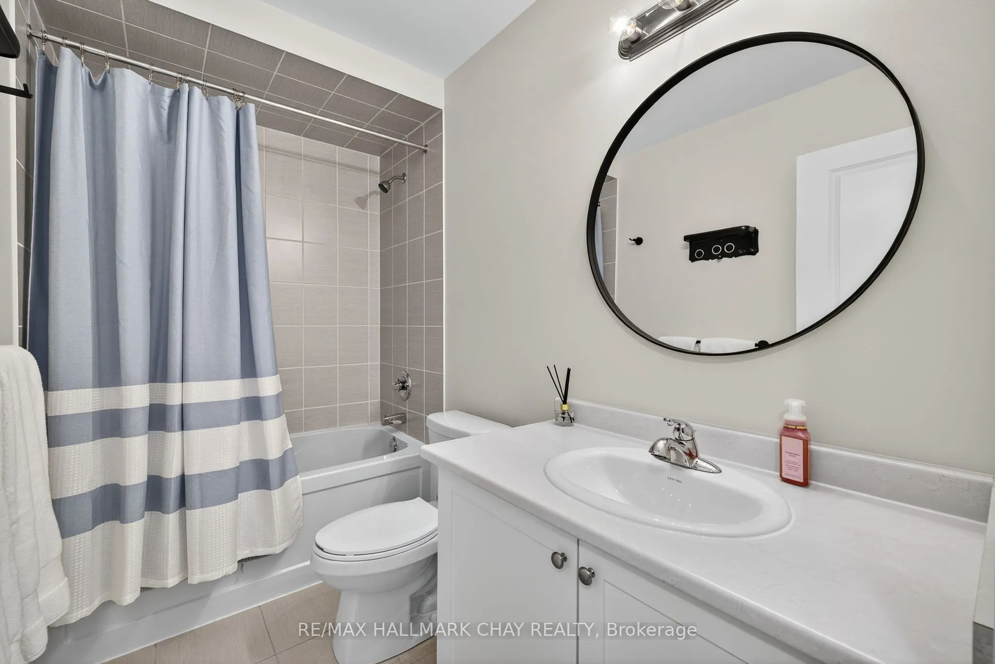 45 Lorne Thomas Place