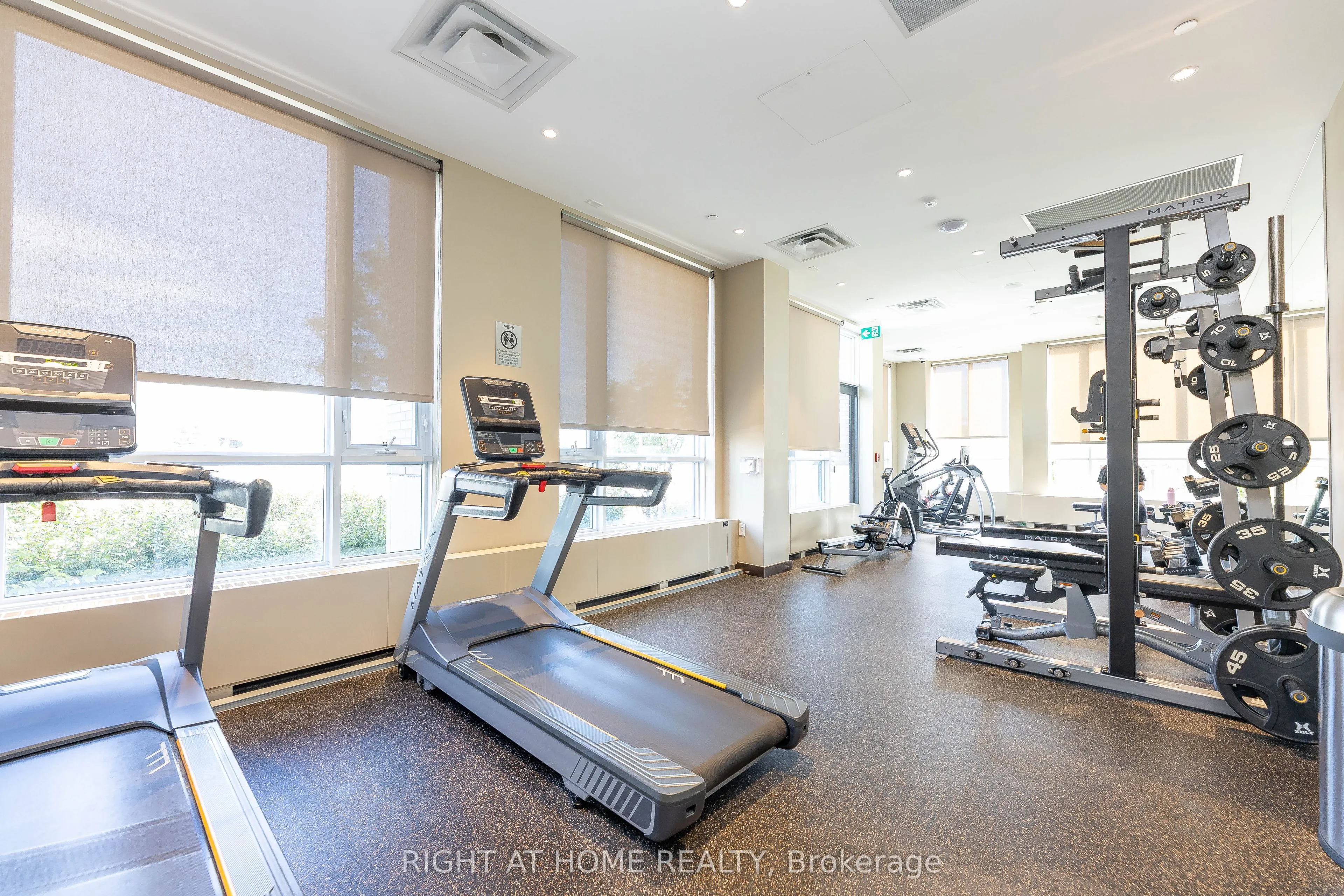 60 Honeycrisp Crescent, #212