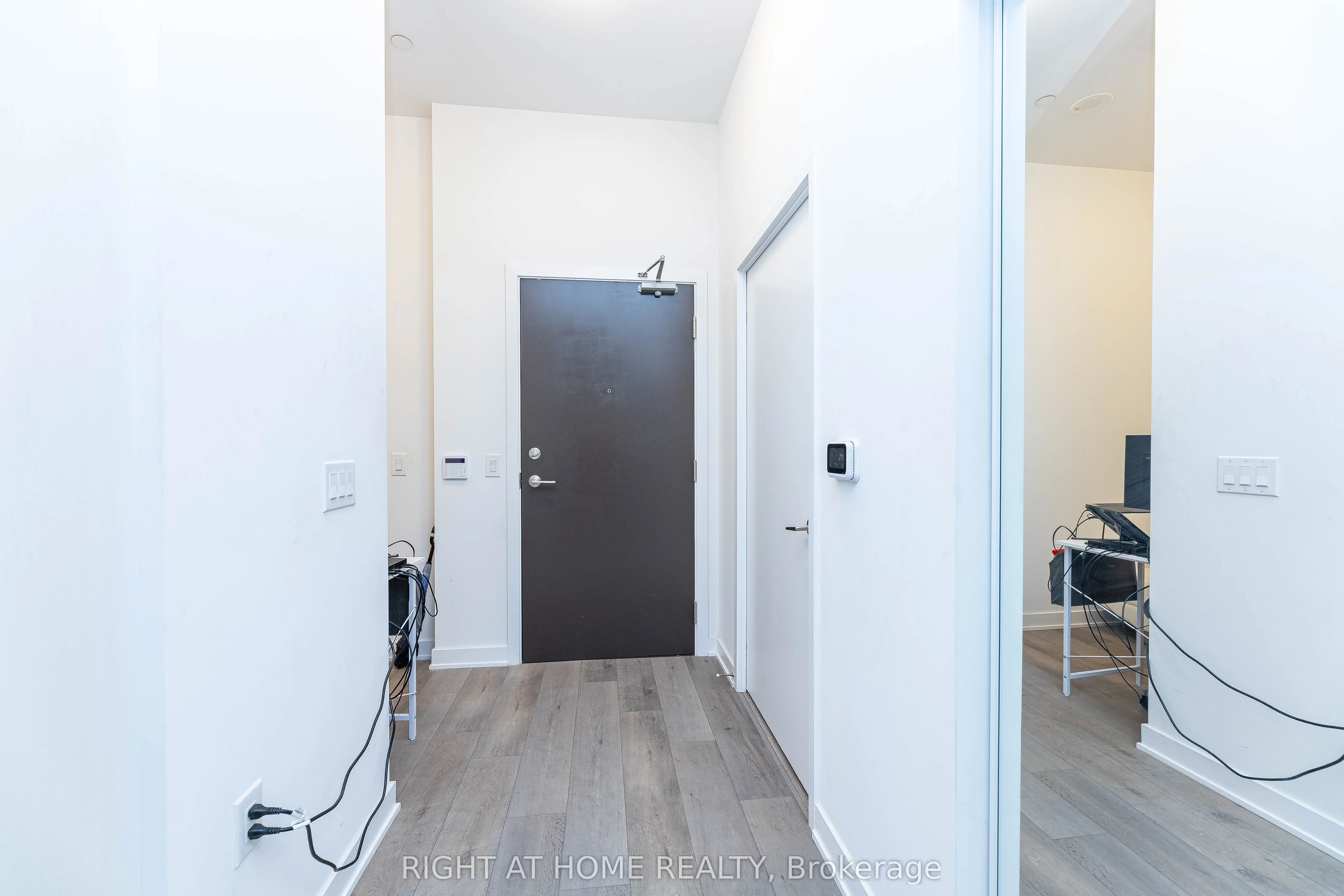60 Honeycrisp Crescent, #212