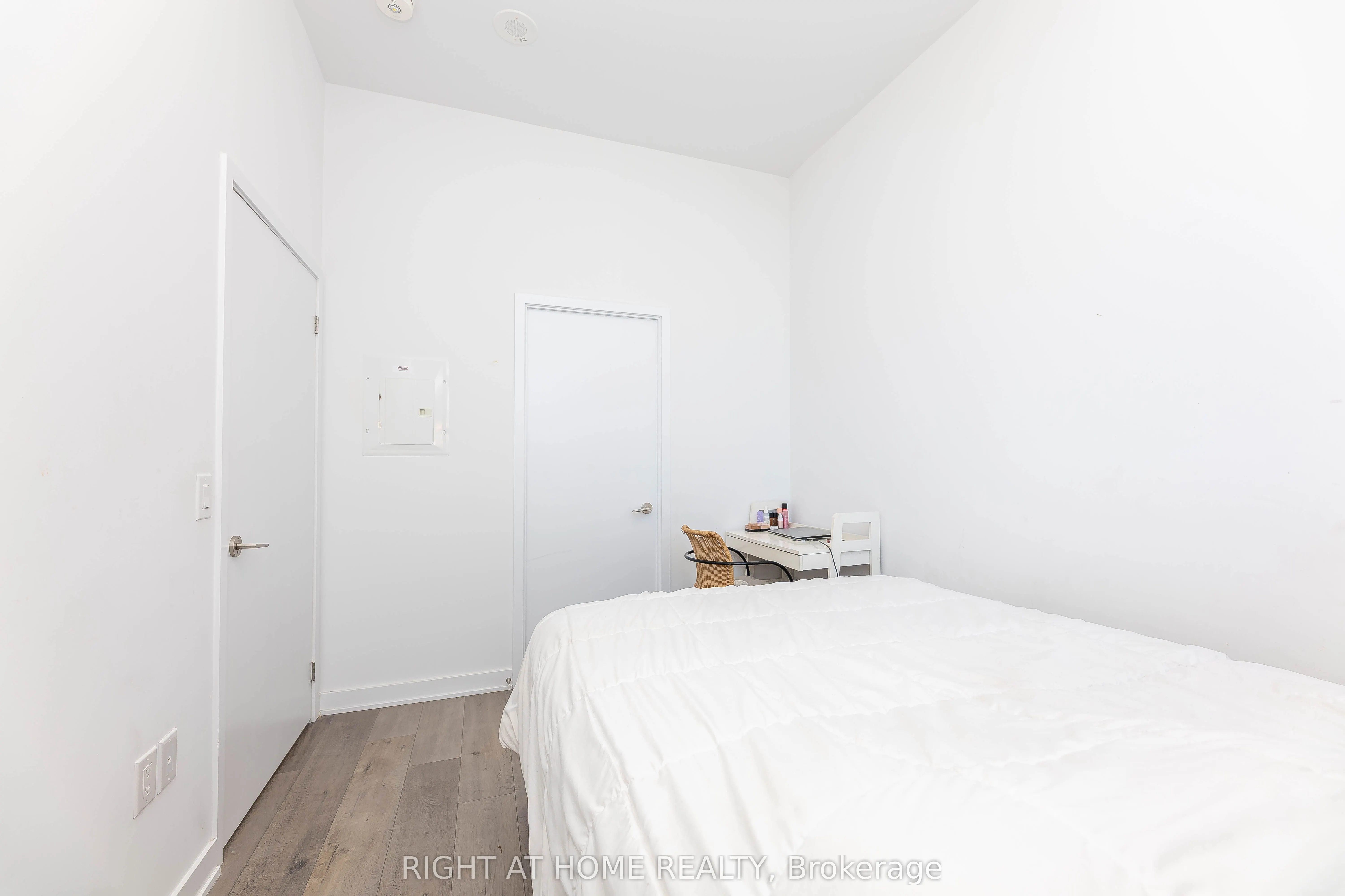 60 Honeycrisp Crescent, #212