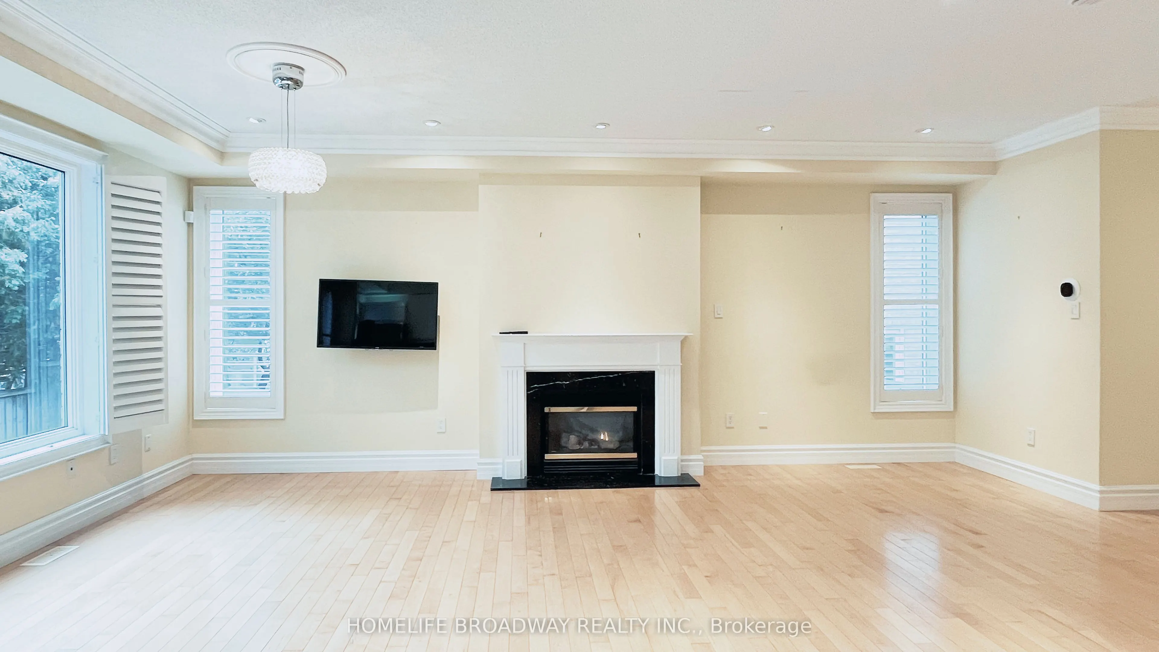 9133 Bayview Avenue, #TH25