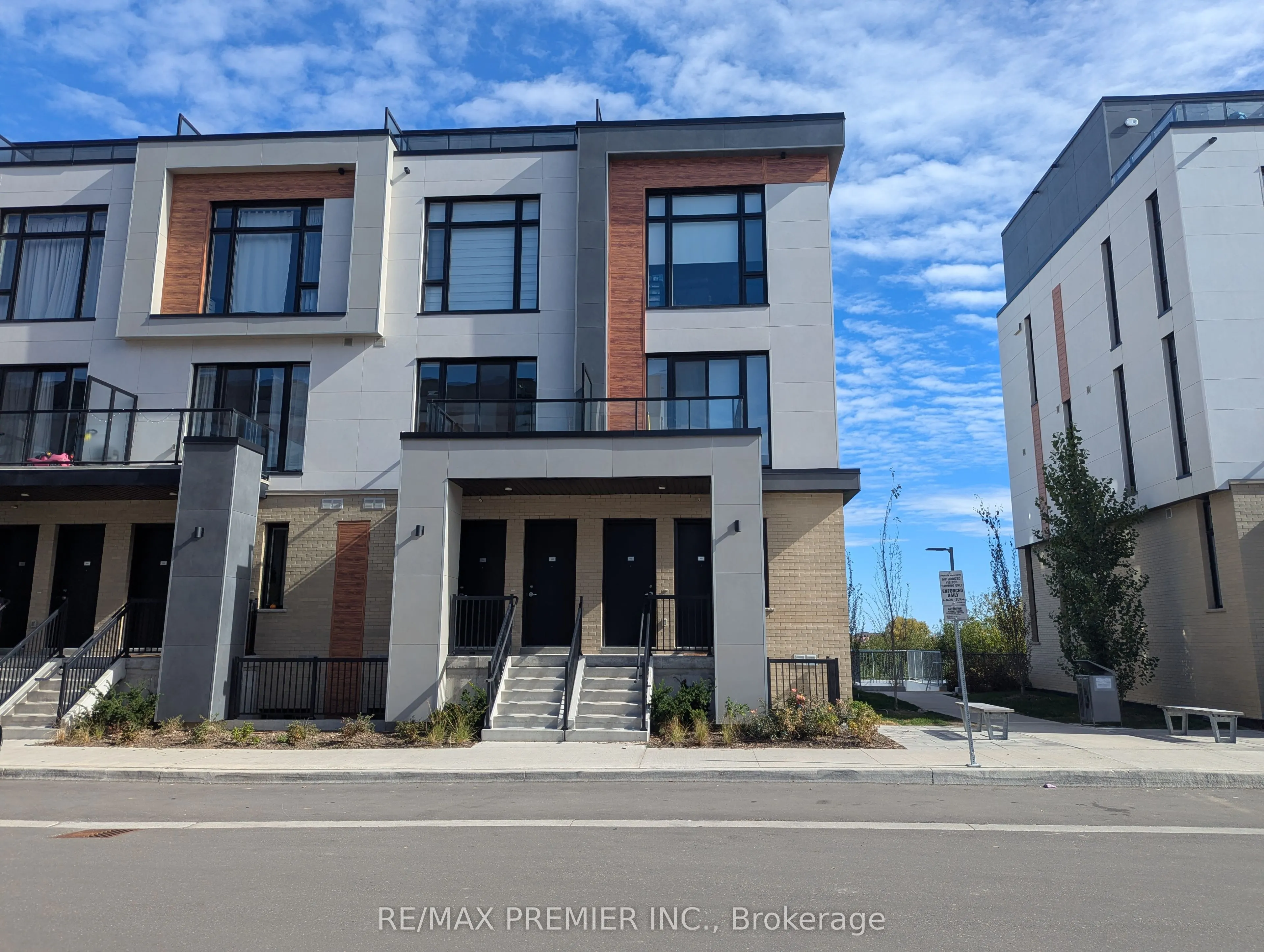 9 Steckley House Lane, #502