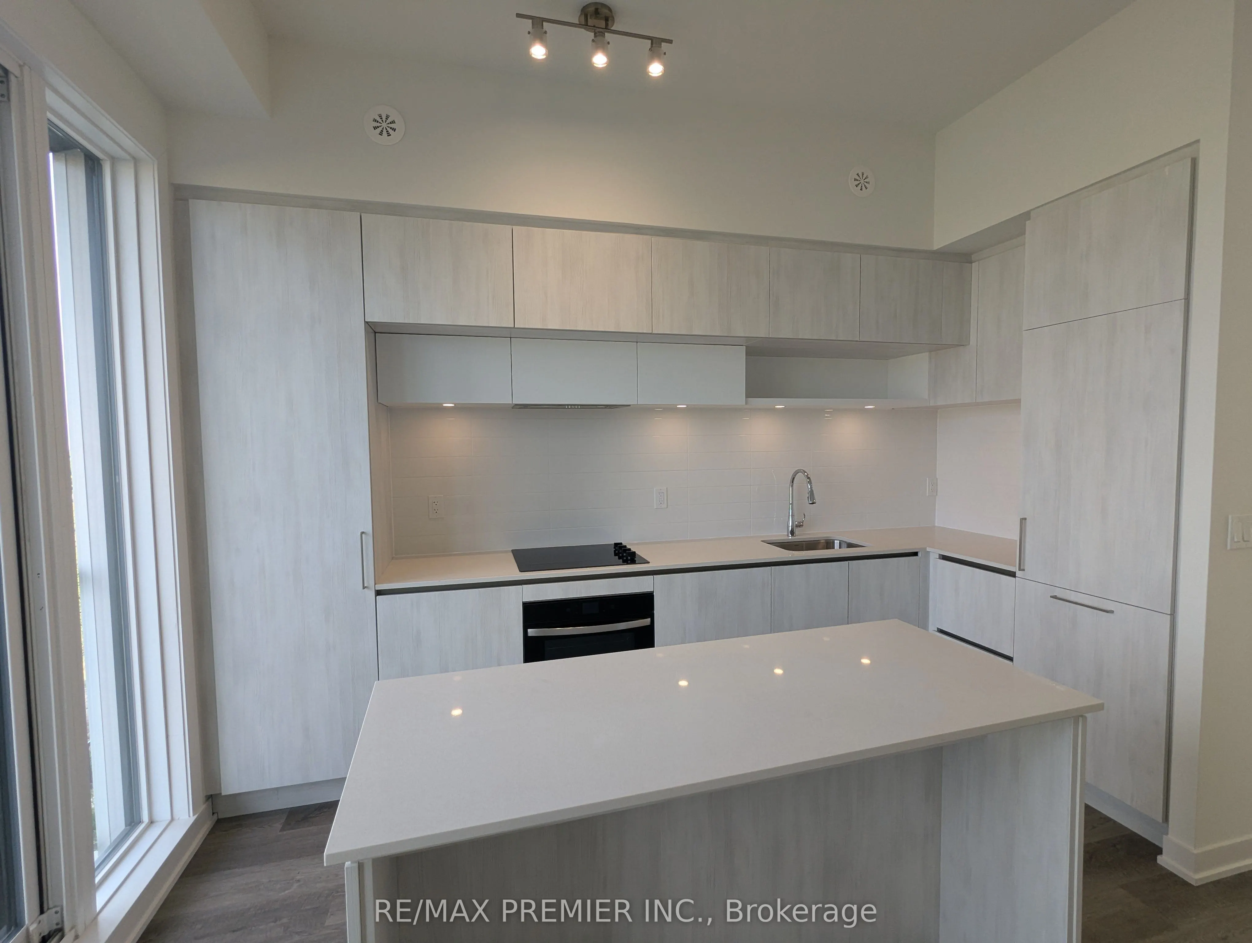 9 Steckley House Lane, #502