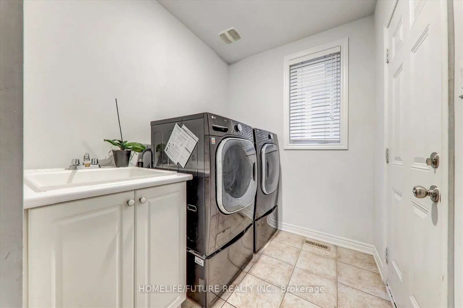 149 Stonechurch Crescent