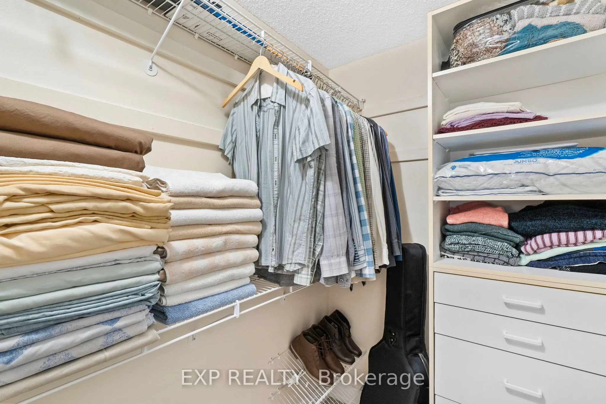 15390 Yonge Street, #203