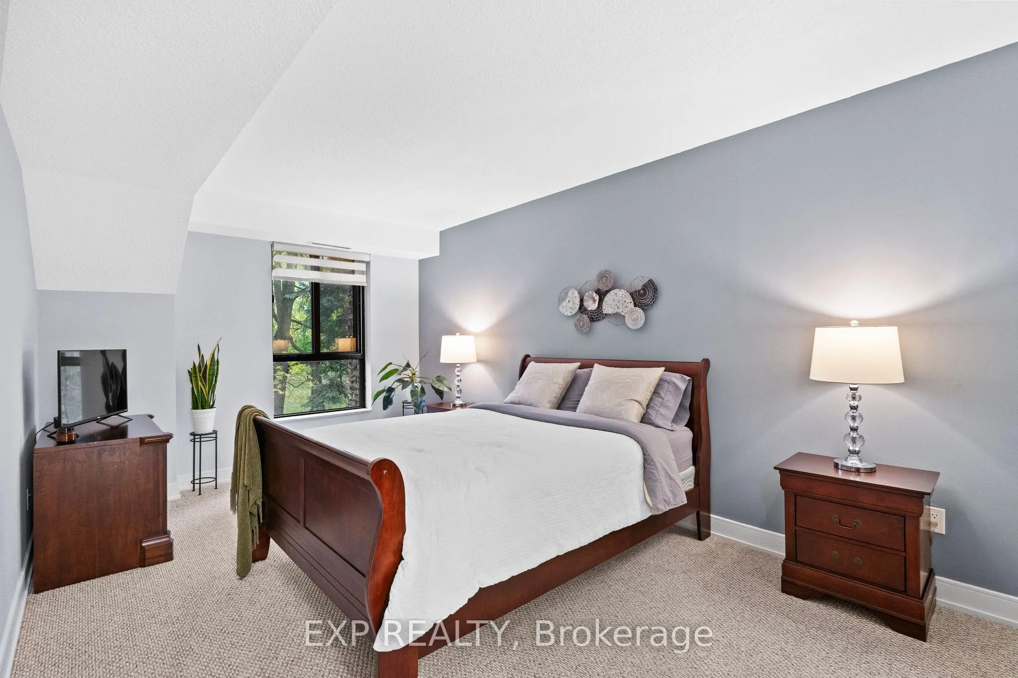 15390 Yonge Street, #203