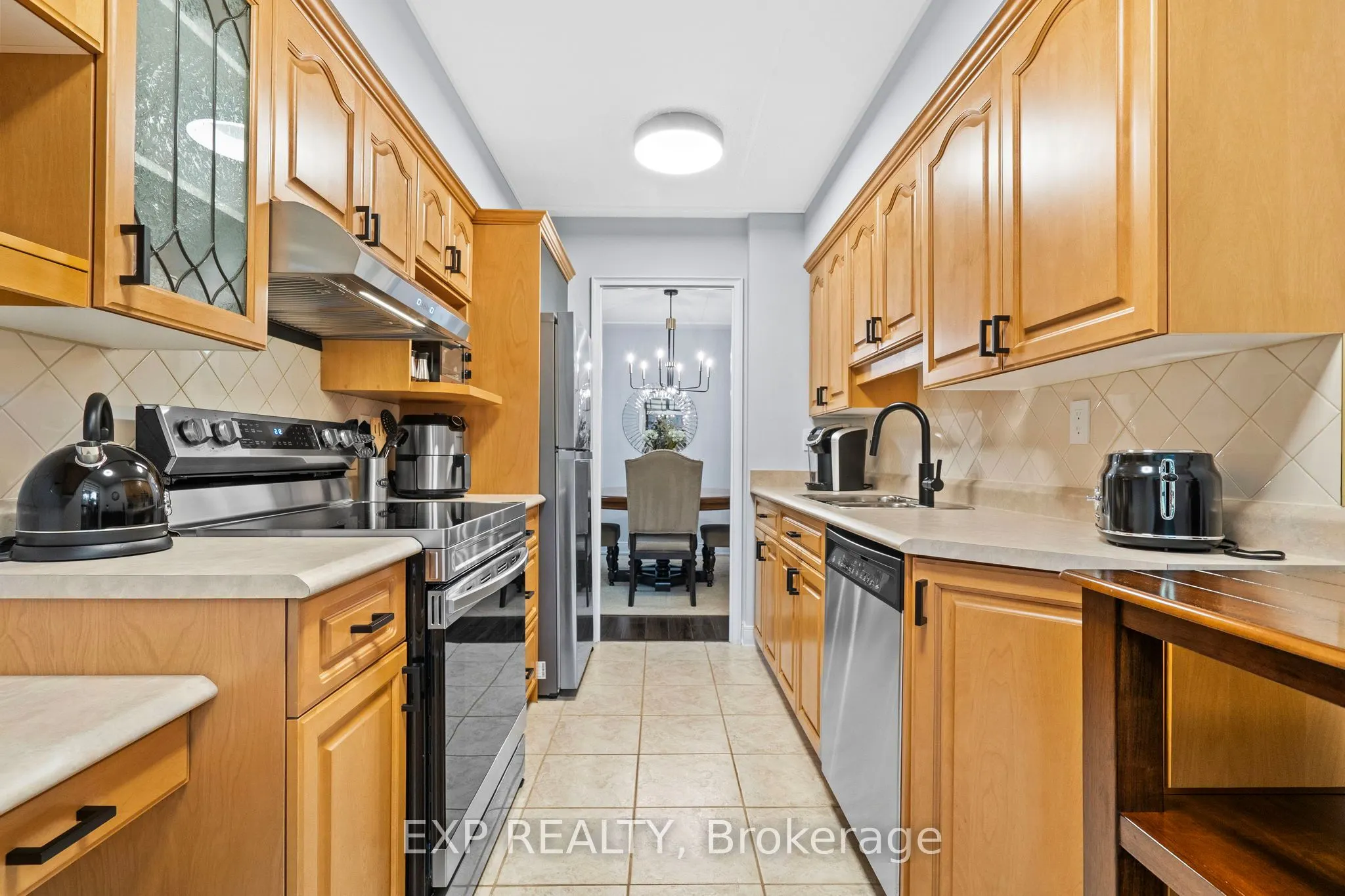 15390 Yonge Street, #203