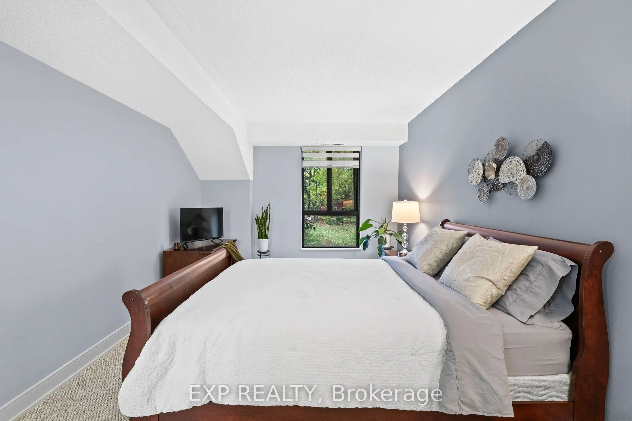 15390 Yonge Street, #203