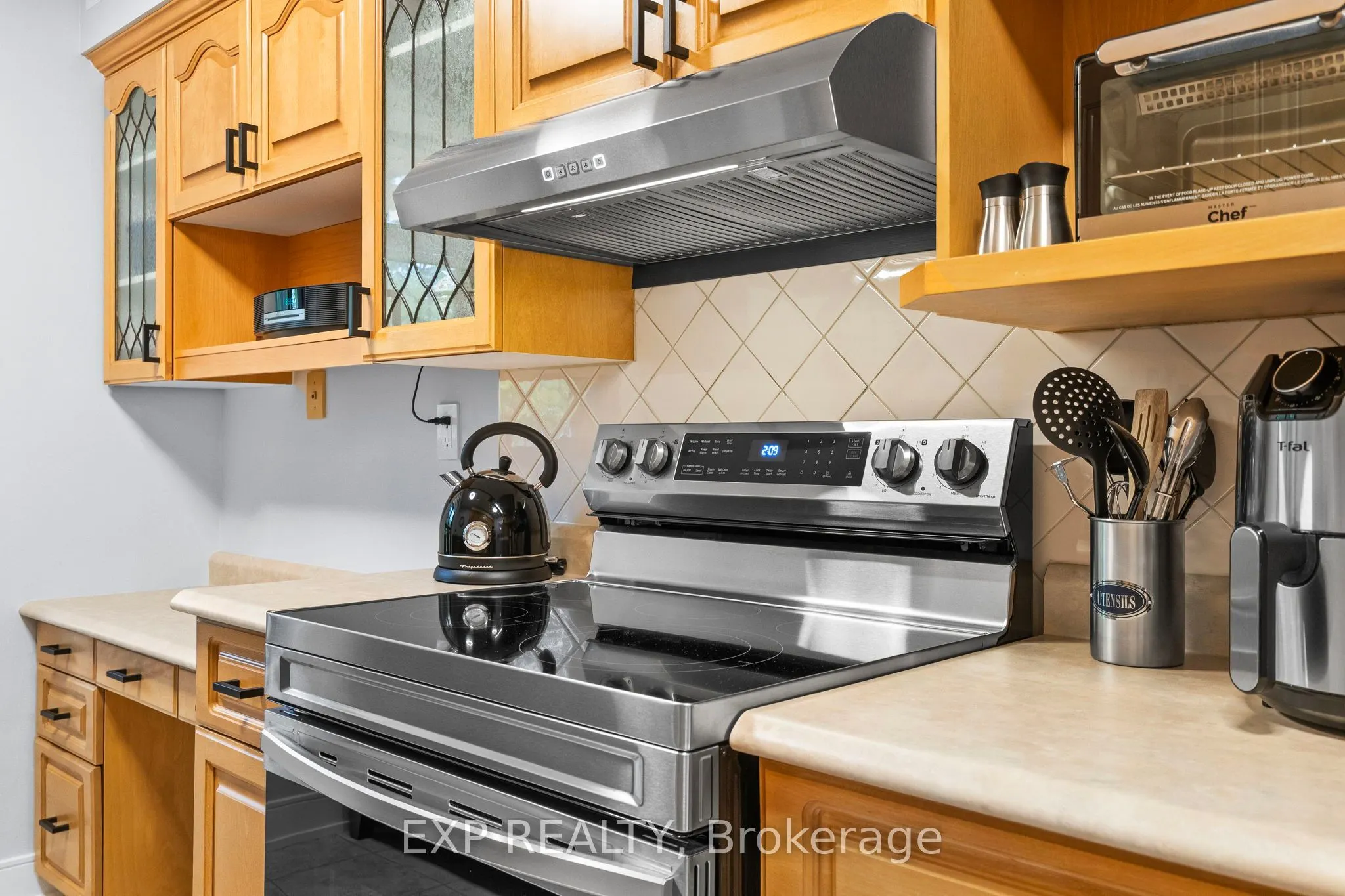 15390 Yonge Street, #203