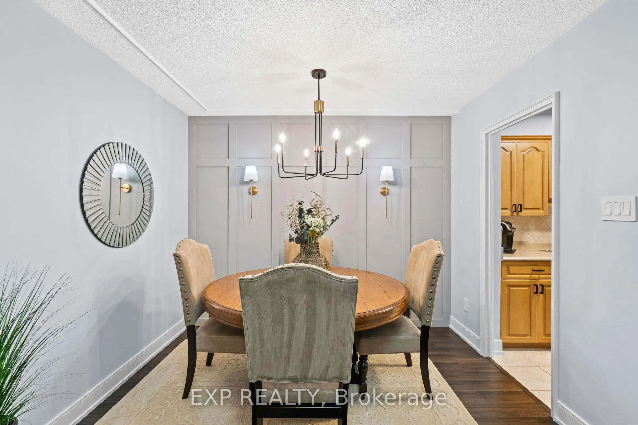 15390 Yonge Street, #203