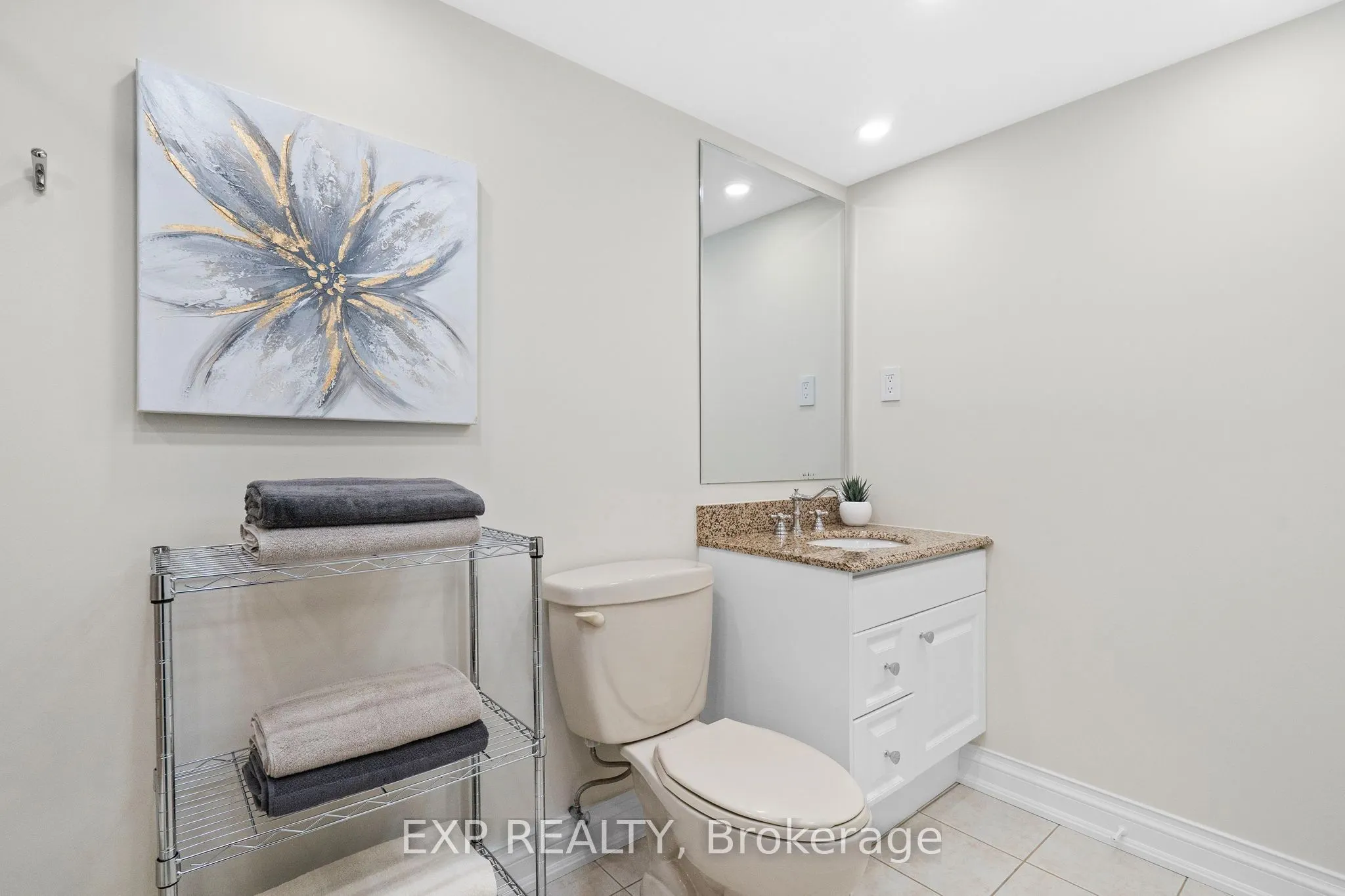 15390 Yonge Street, #203