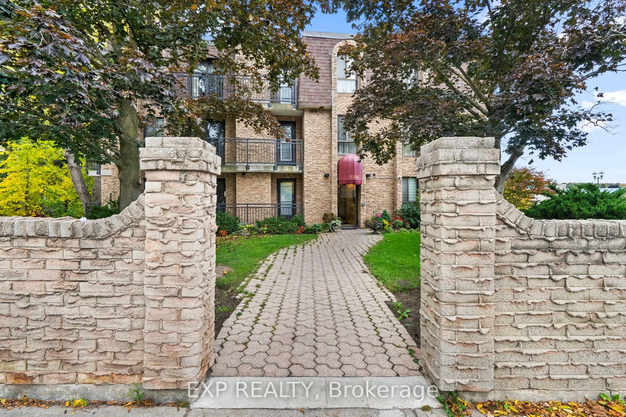 15390 Yonge Street, #203