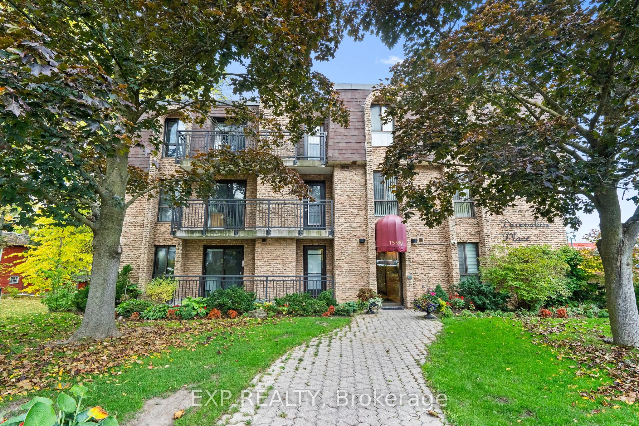 15390 Yonge Street, #203