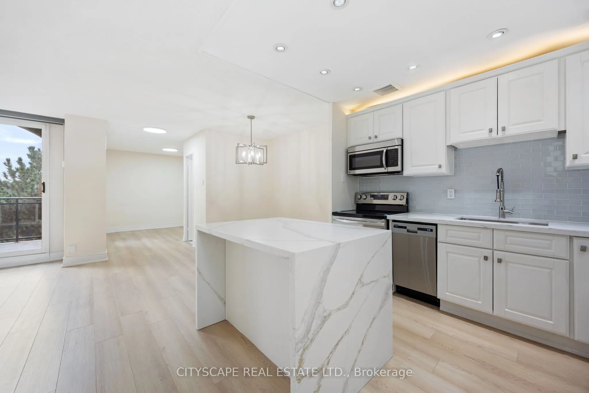 16 Elgin Street, #301