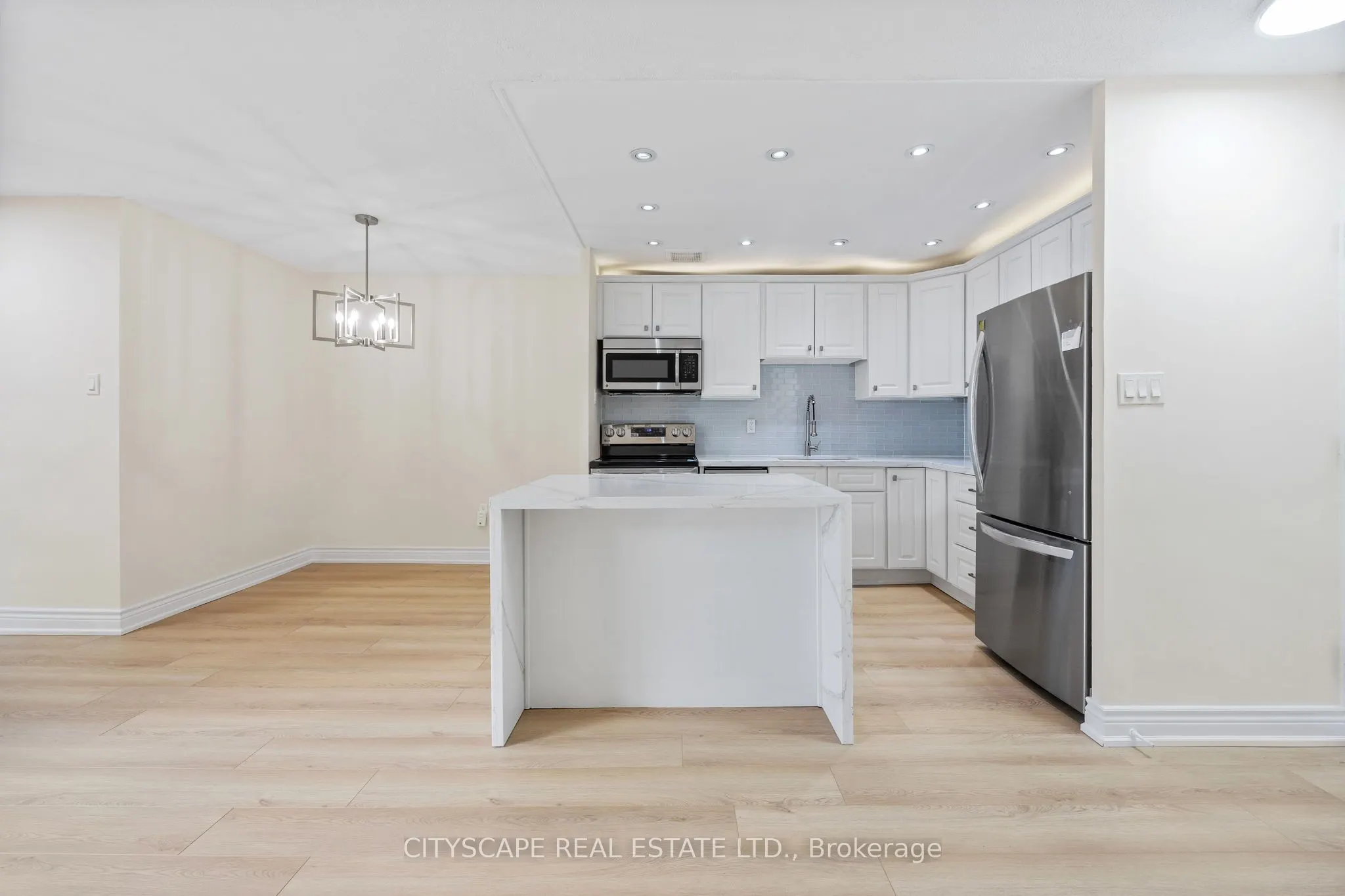 16 Elgin Street, #301
