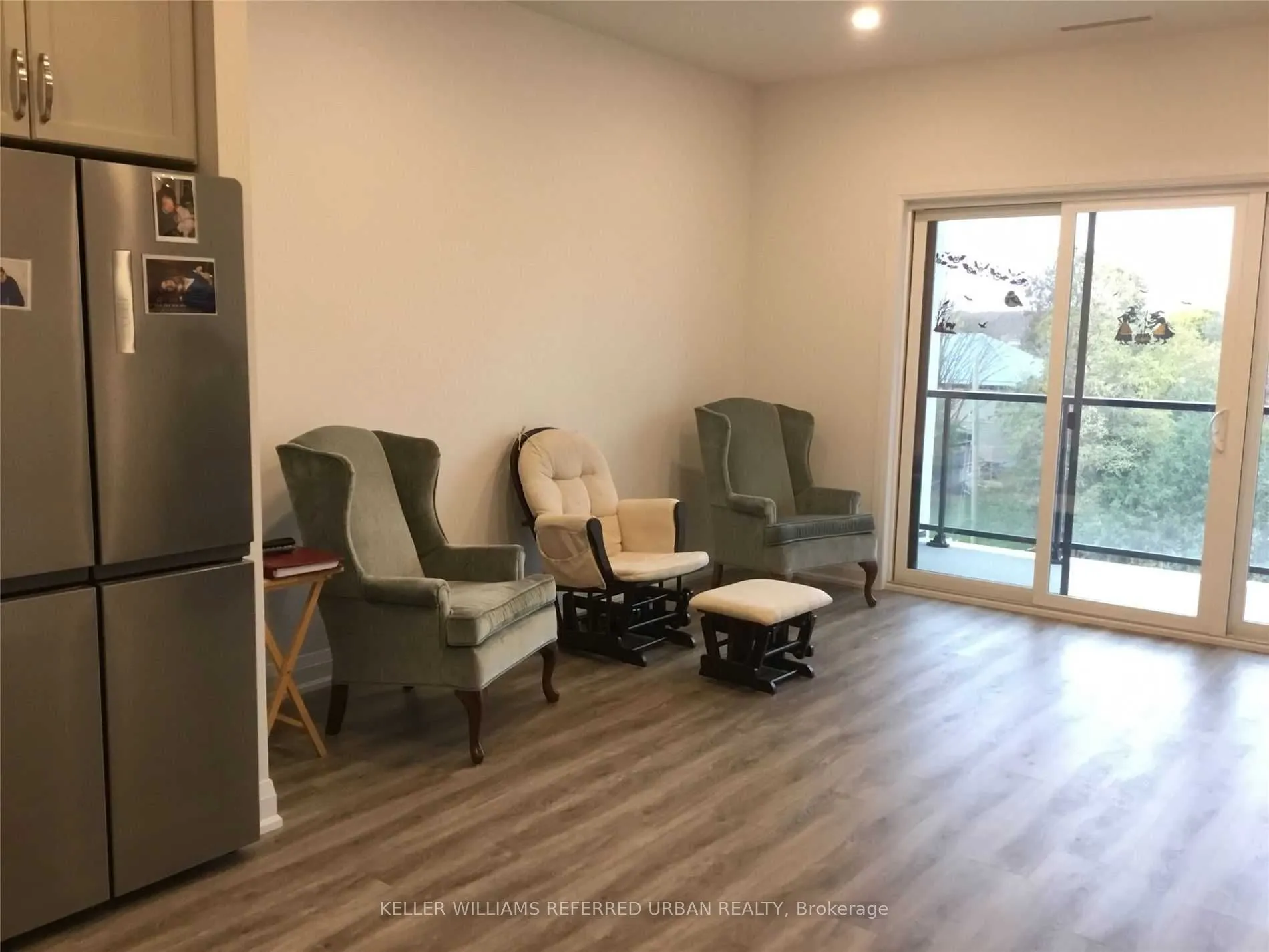 64 Queen Street, #504
