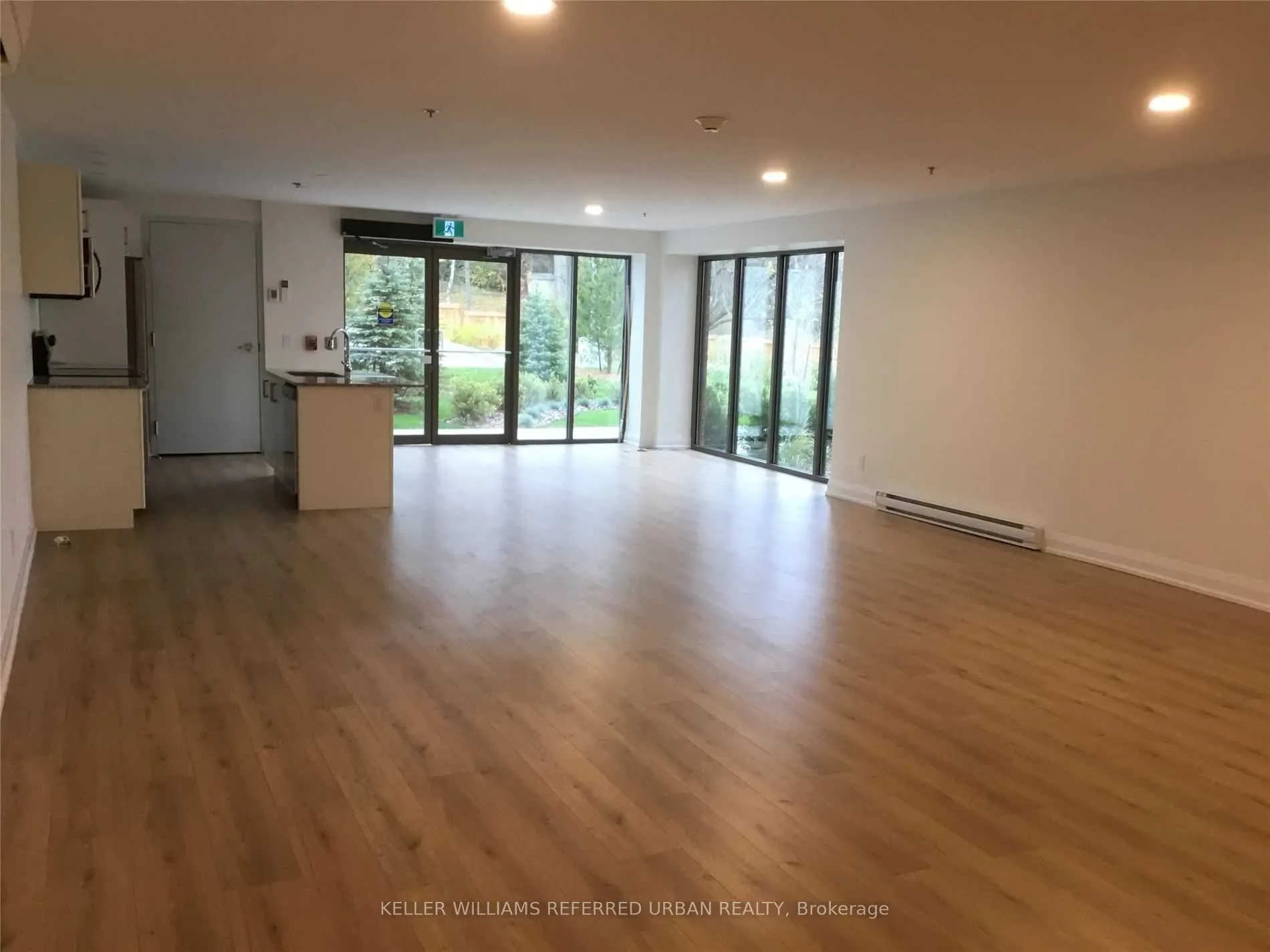 64 Queen Street, #504
