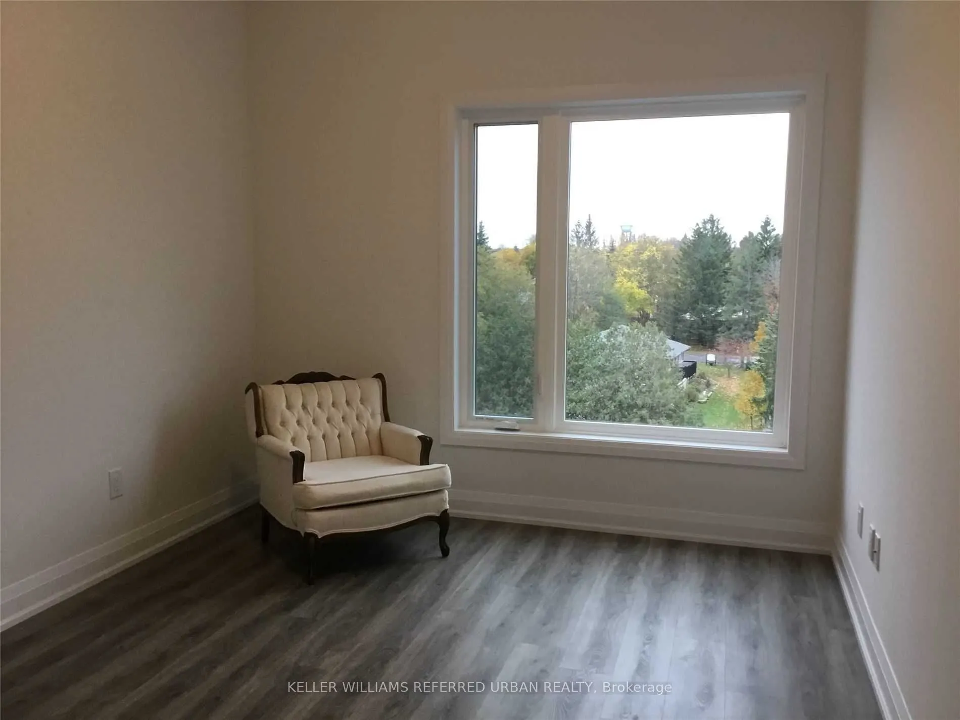 64 Queen Street, #504