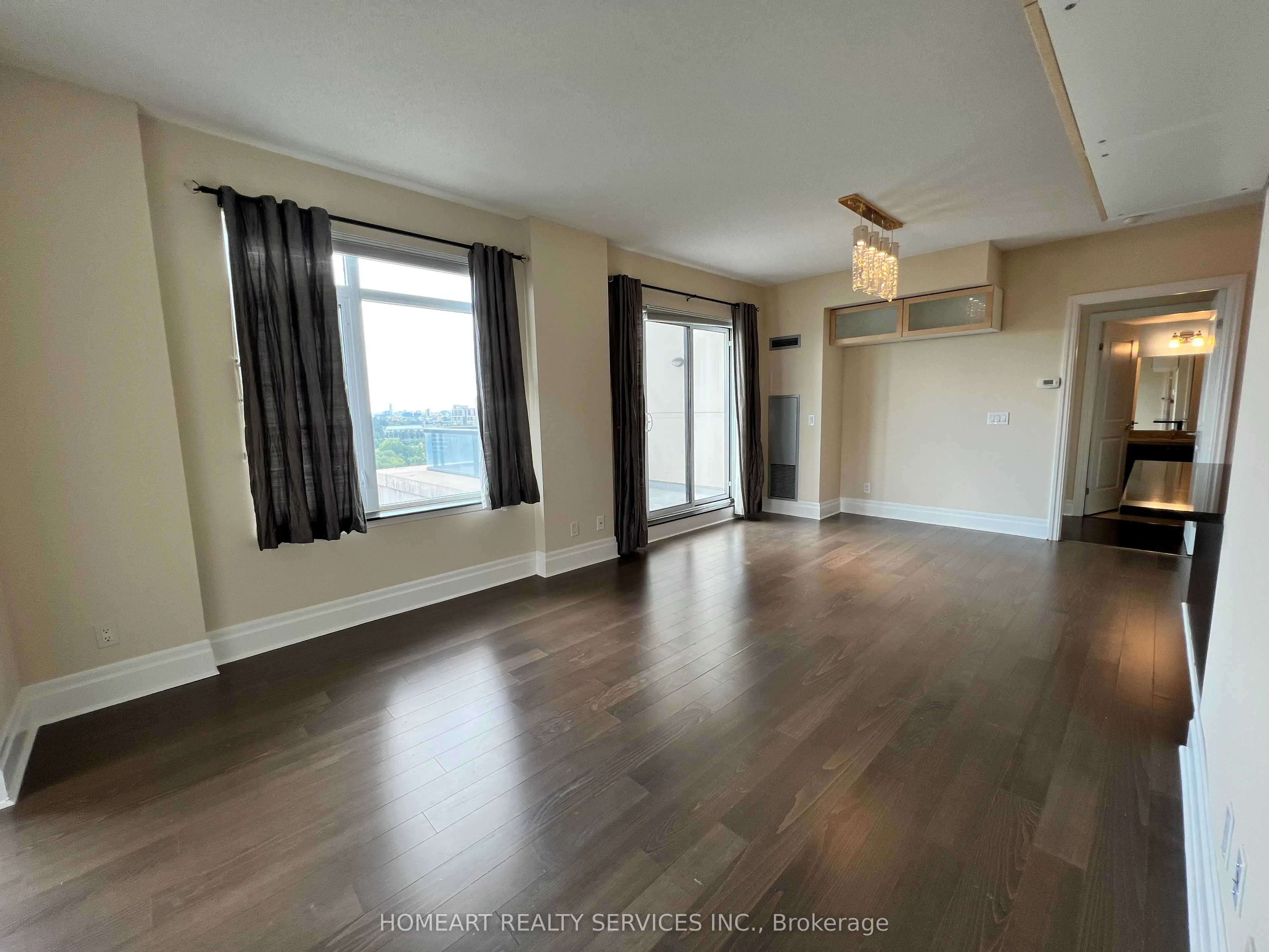 151 Upper Duke Crescent, #1102