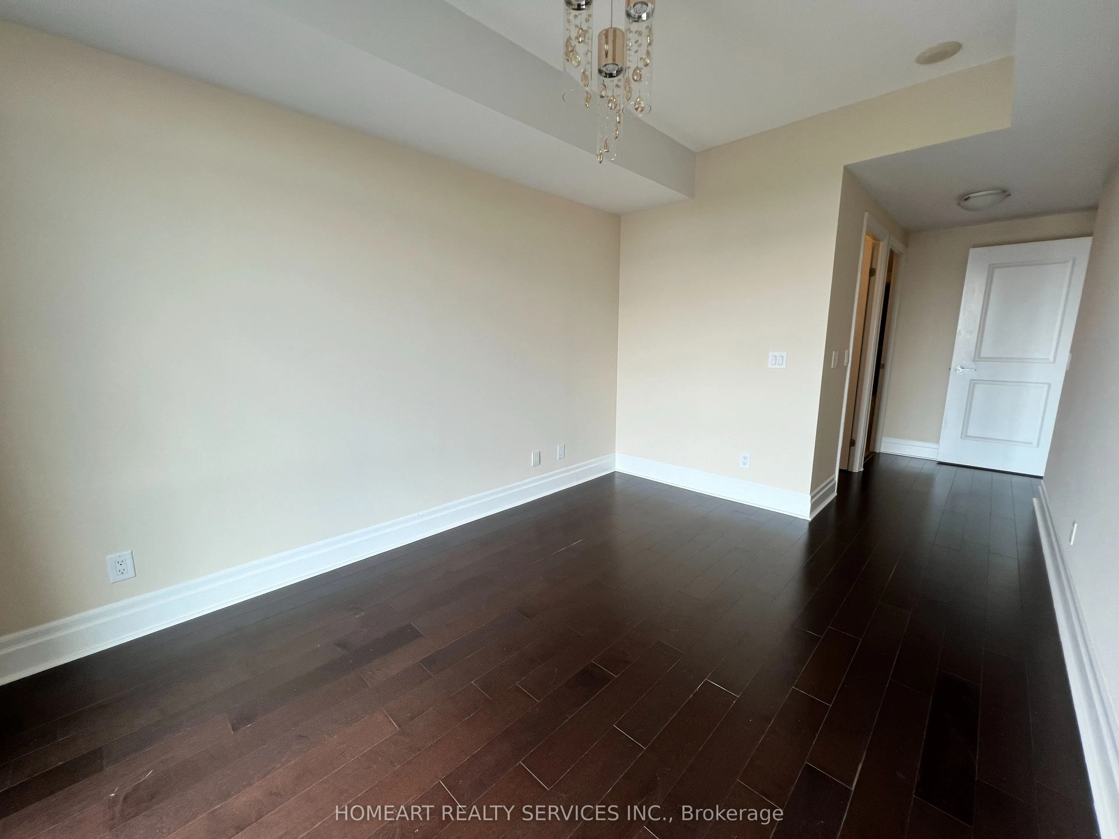 151 Upper Duke Crescent, #1102