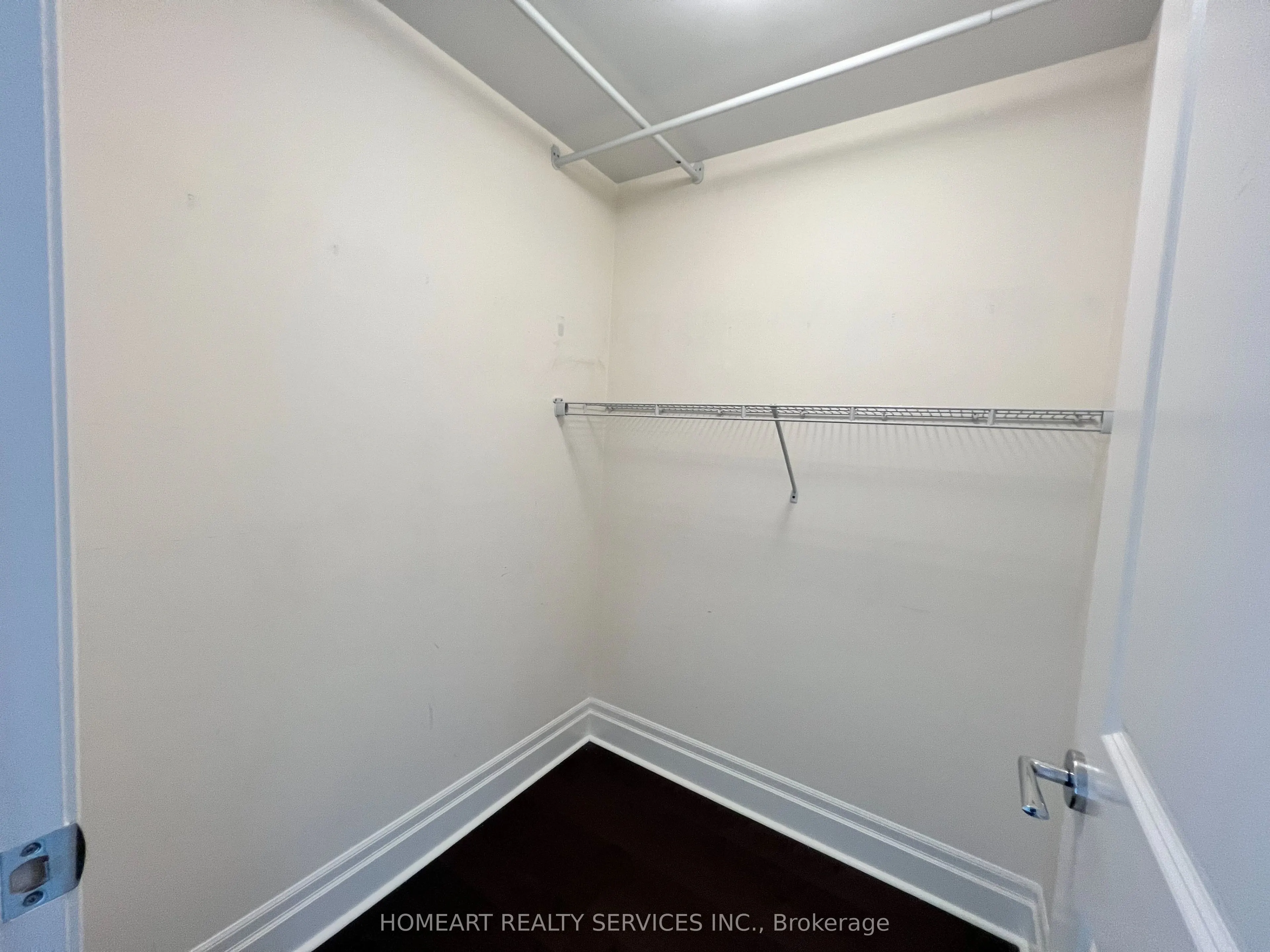 151 Upper Duke Crescent, #1102