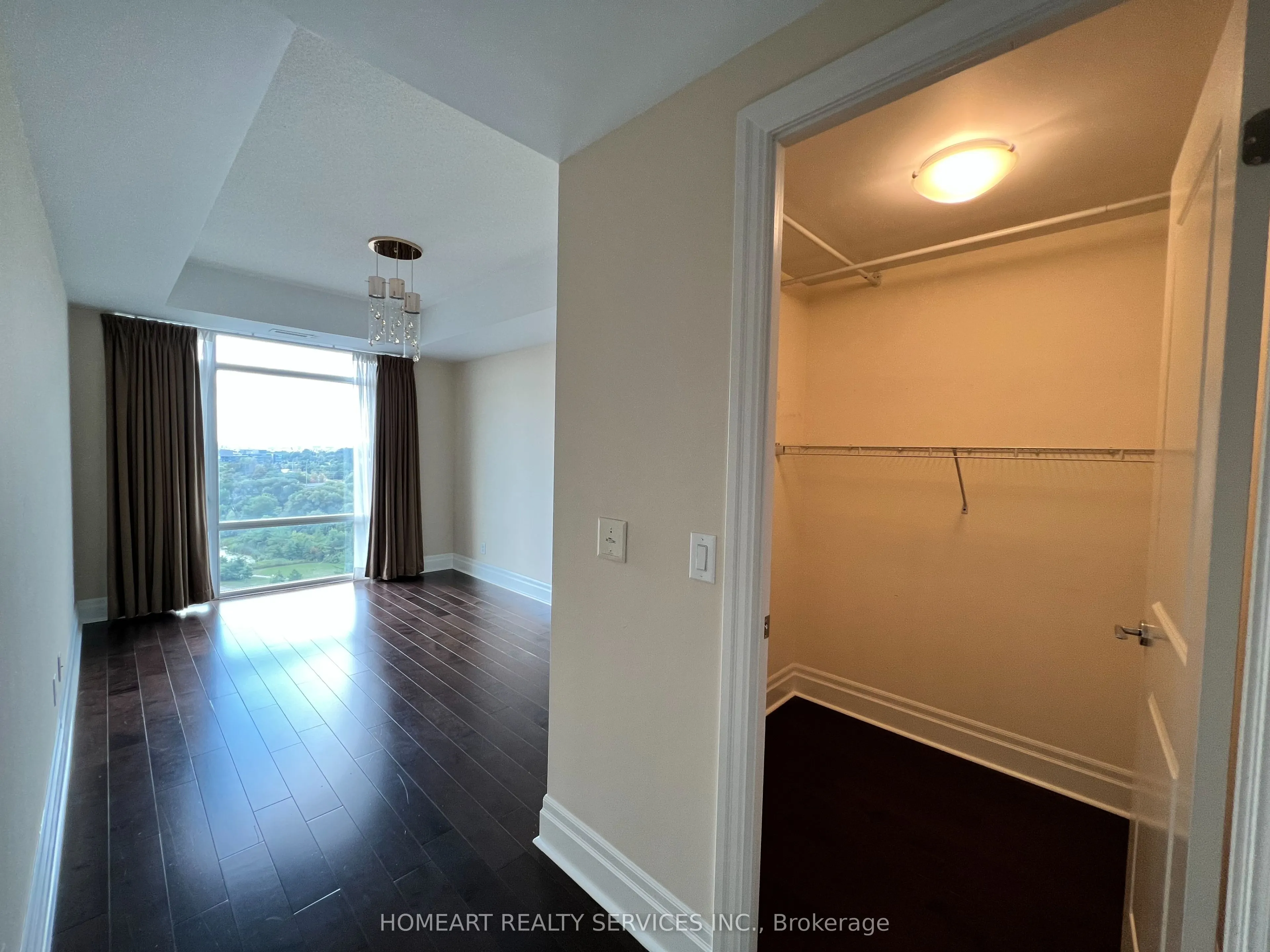 151 Upper Duke Crescent, #1102